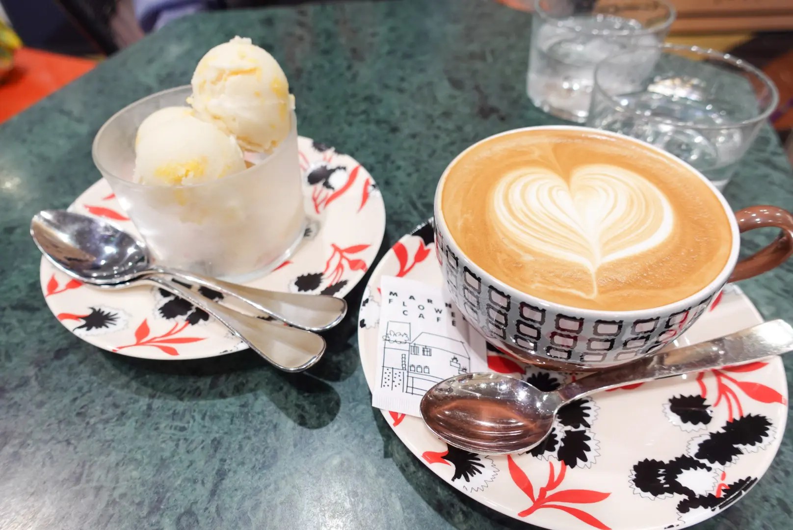 【大阪】阪急うめだ本店にMARNI のカフェが!?「MARNI FLOWER CAFE」ではスイーツやランチも楽しめてかわいいクッキーも買えちゃう!?_3