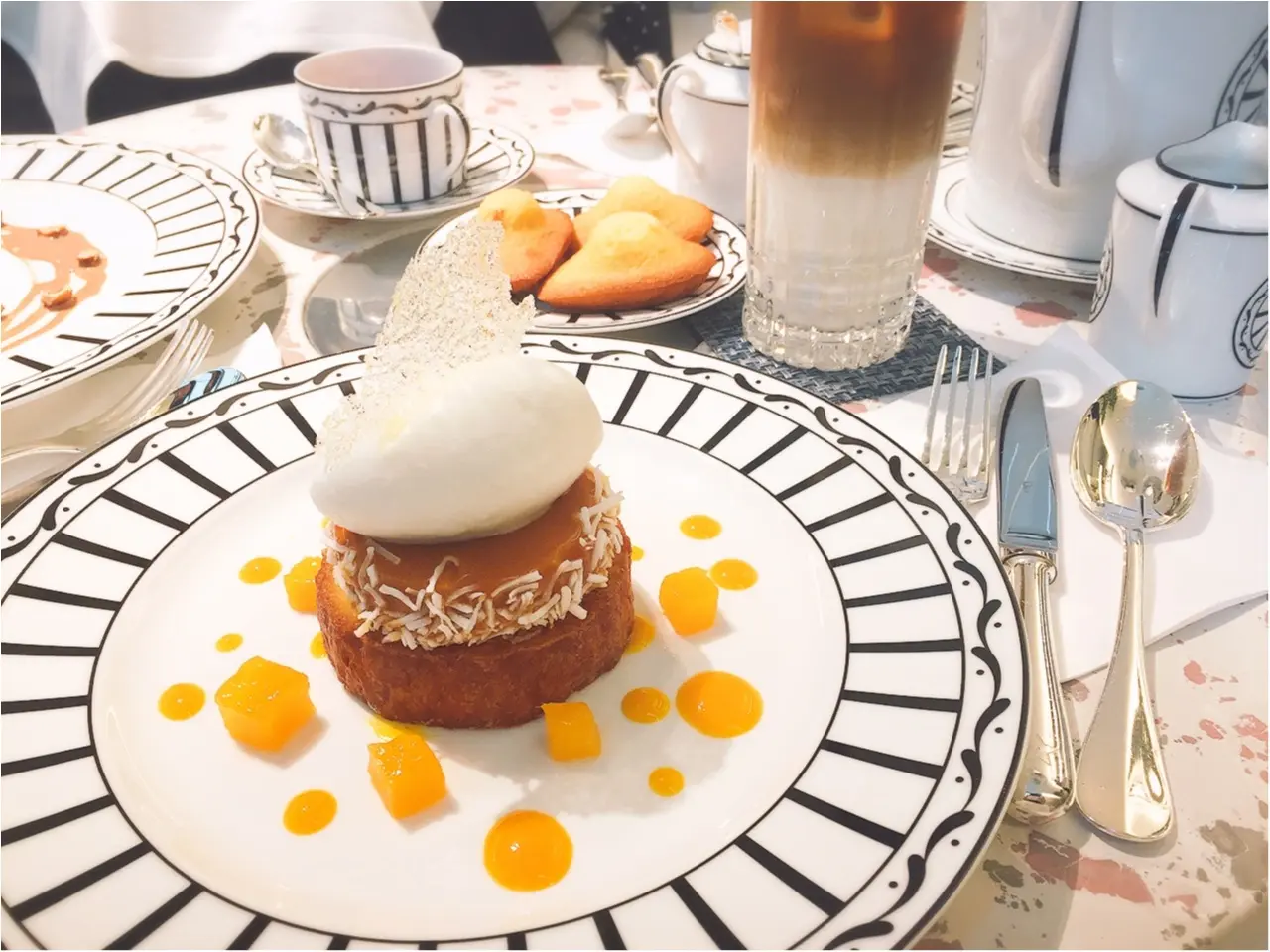 【GINZASIXの楽しみかた】日本初出店!ピエールエルメ監修のCafeDiorで優雅なティータイムを楽しむ!!_3