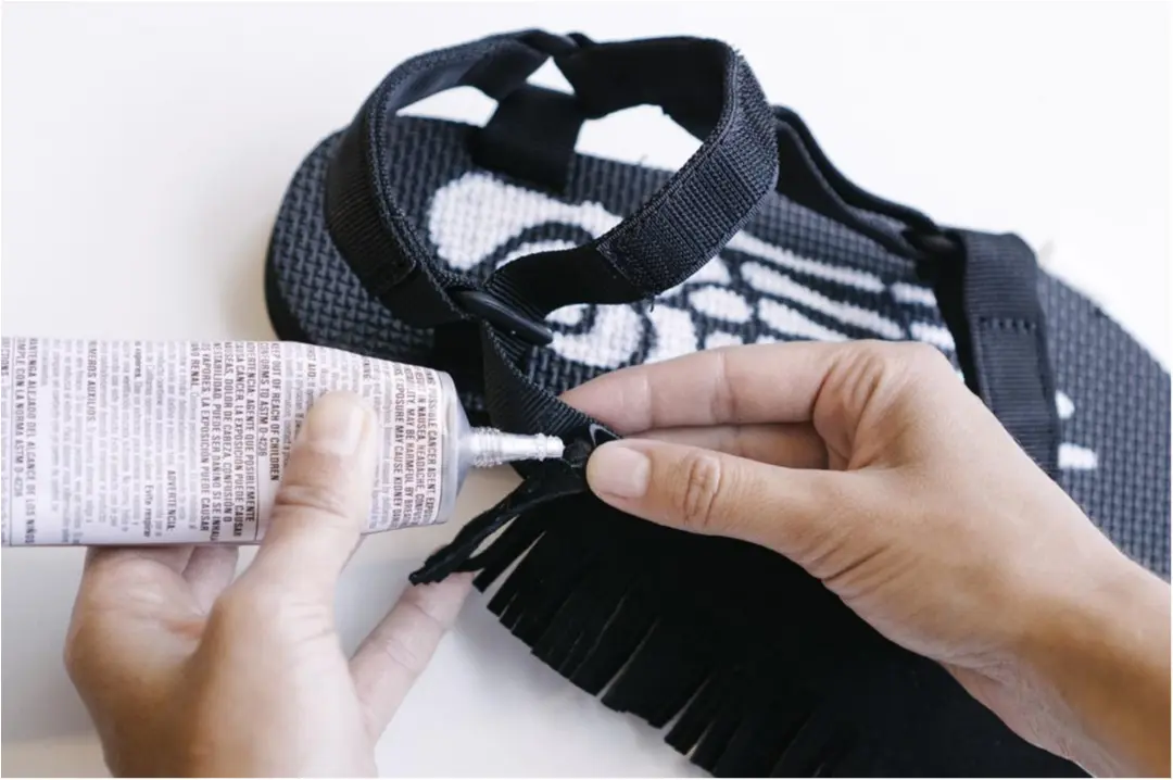 DIYでなんでもできちゃう♬ 『Teva』のサンダルをカスタマイズしよう!_2