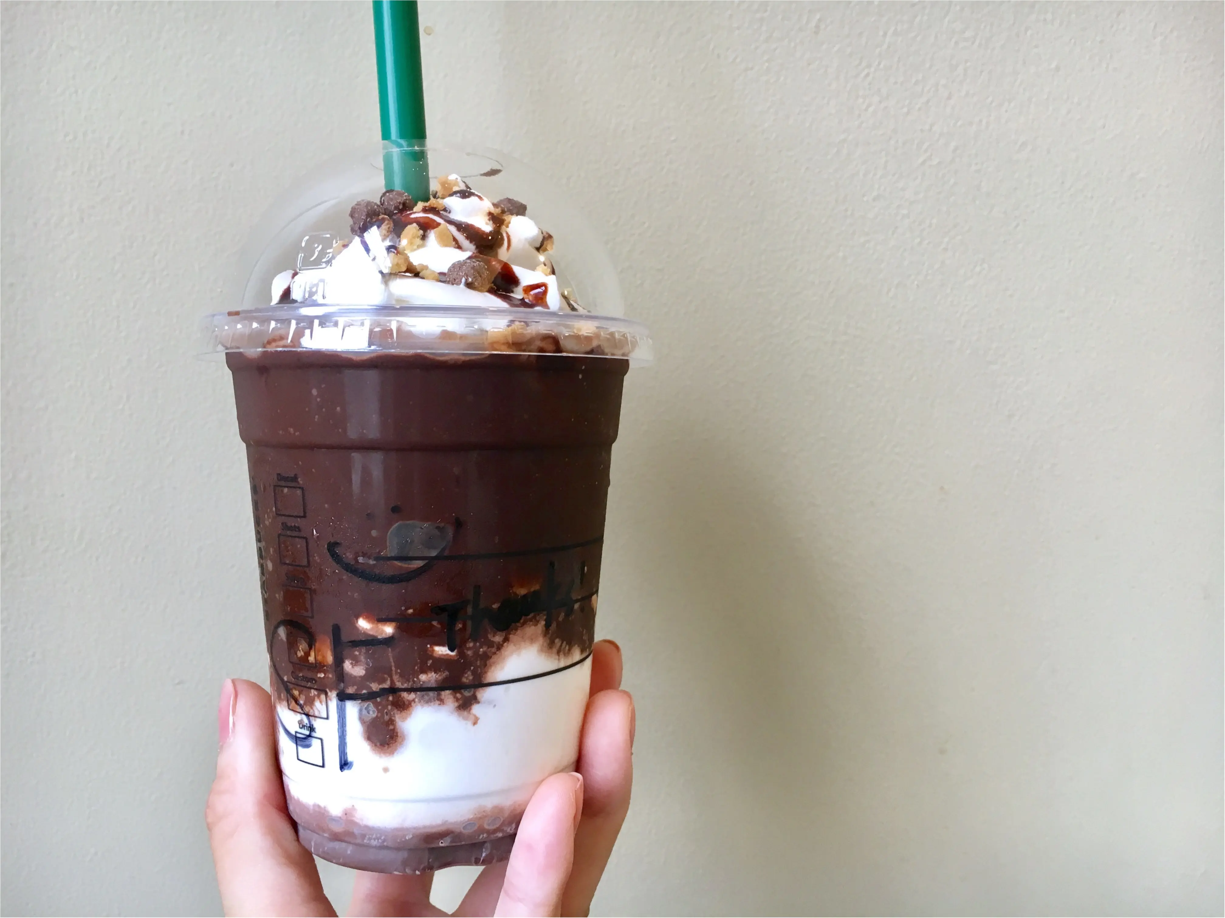 【スタバ】夏に飲むチョコレート⁈ また飲みたくなる《スモアフラペチーノ》が新登場❤️_3