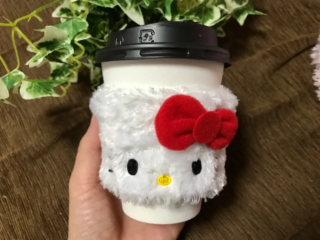 【ローソン】なにコレかわいすぎ❤︎ふわもこ《ハローキティスリーブ》はGETするべし!_2