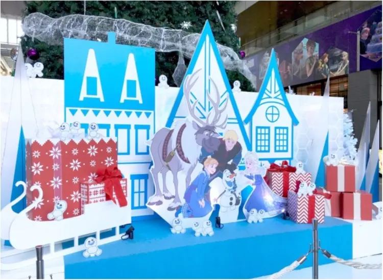 《ひと足早いクリスマス❤️》フォトジェニックな【アナと雪の女王 コラボツリー】が見られるのはココ!_5