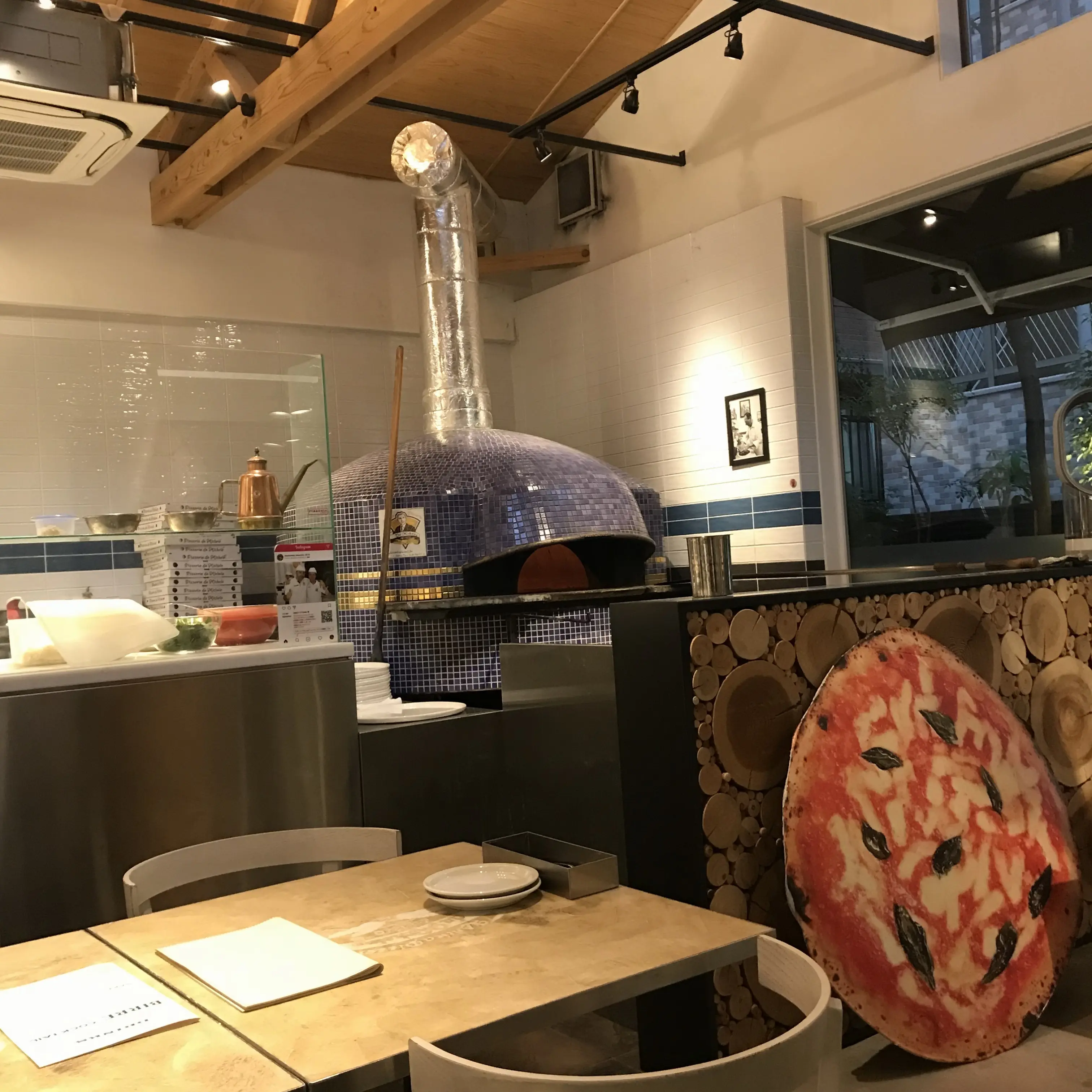 【グルメ】あのジュリア・ロバーツも食べた?!ナポリで行列の出来る有名店の第3号店が福岡に♡_1