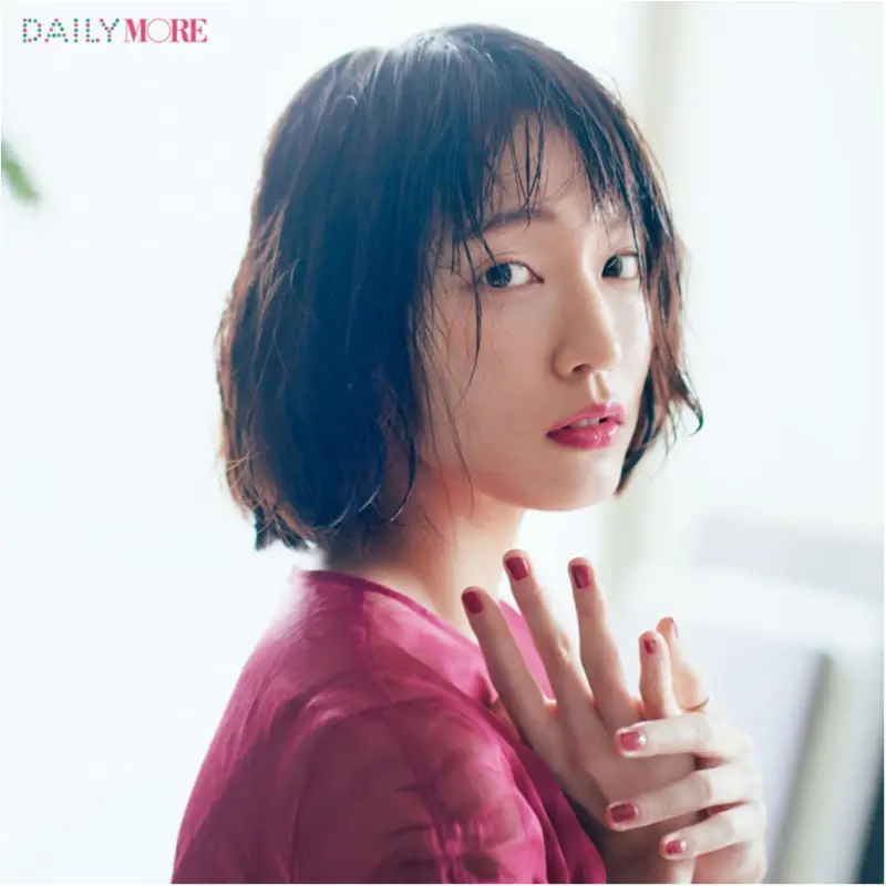 【MORE表紙初登場!】吉岡里帆さんが考える“女っぽい人”とは??_1
