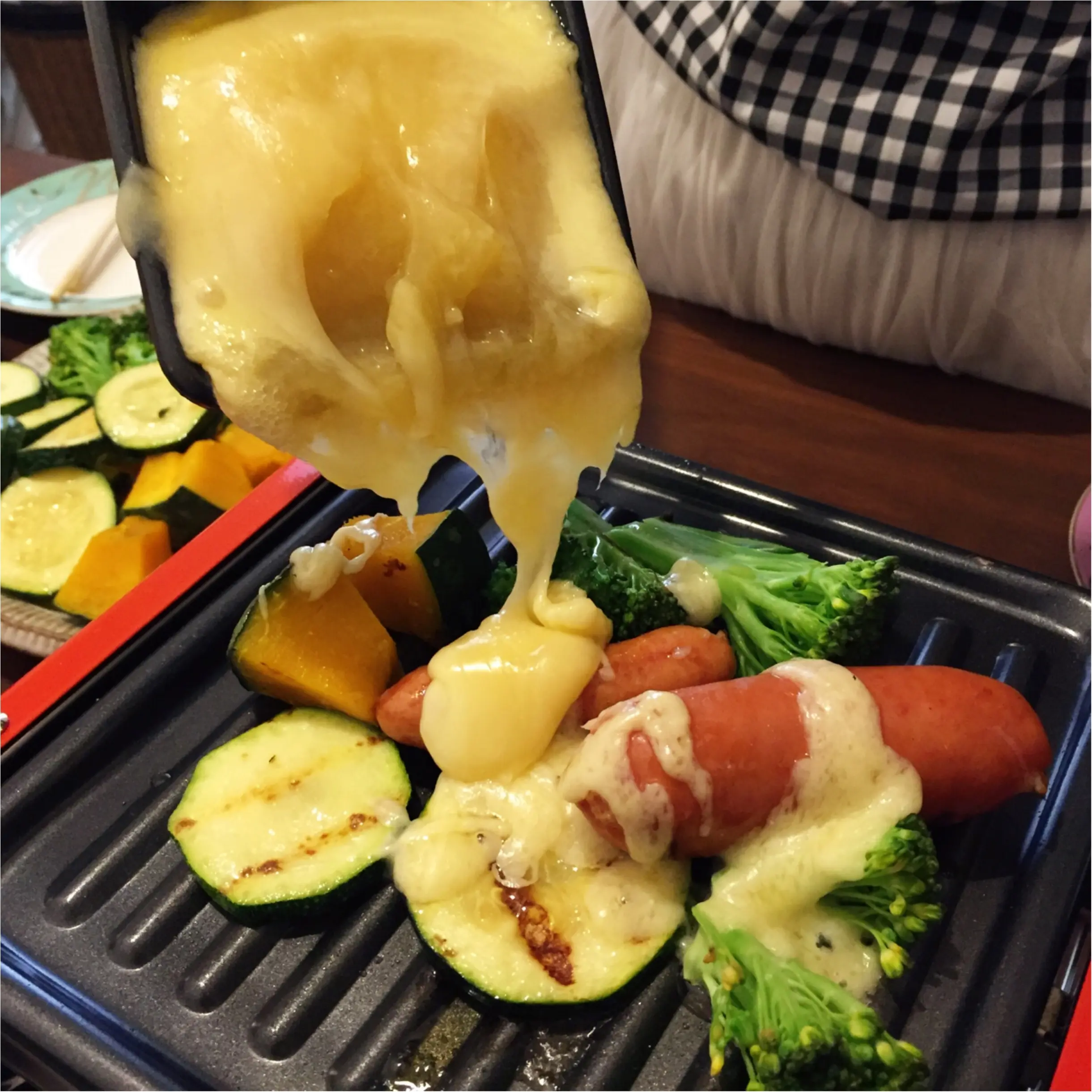 簡単にとろ~りチーズが出来る!ラクレットグリルで本格的おしゃれホームパーティ!_5