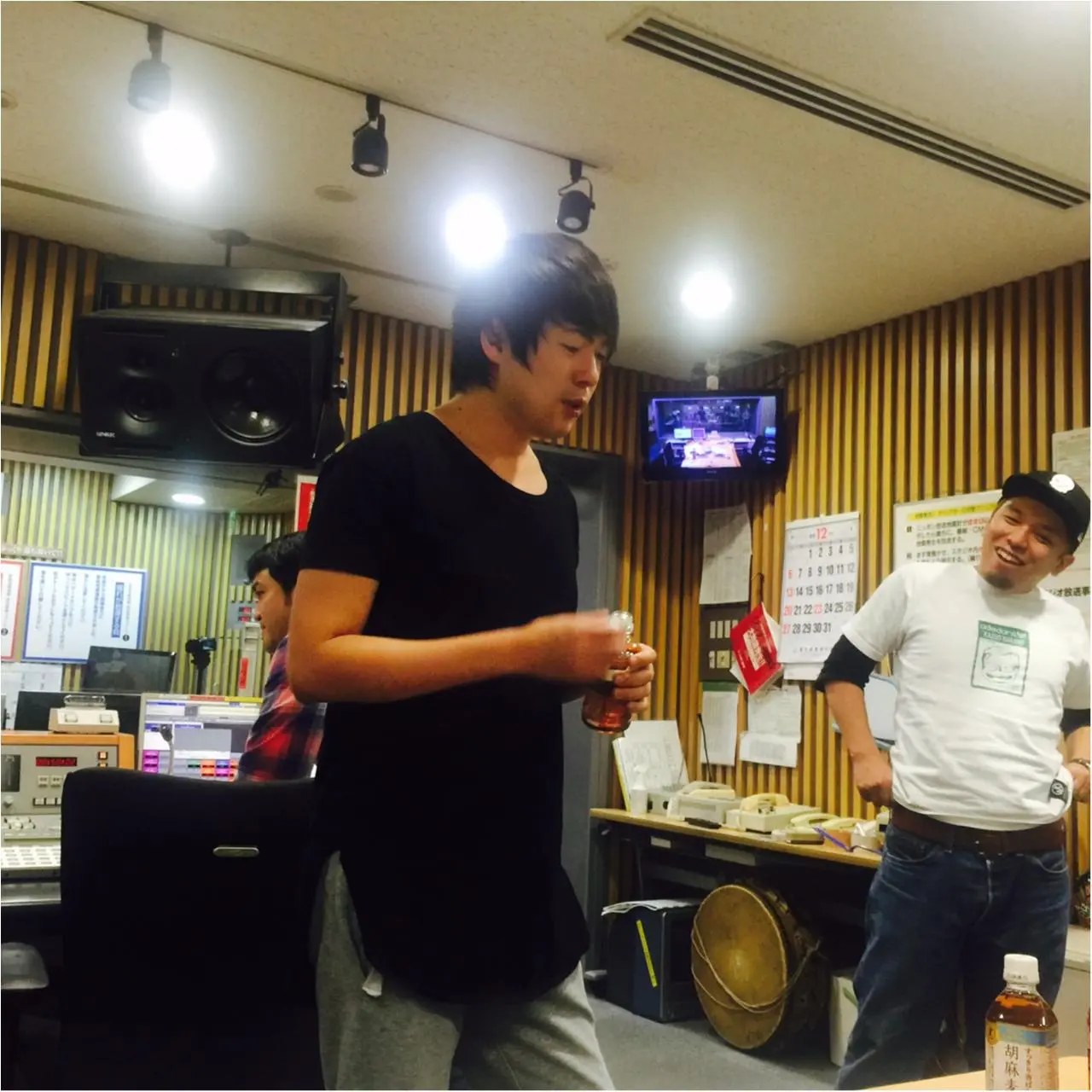 【ウラMORE】ウーマンラッシュ村本さんのラジオの裏側、突撃取材!_2