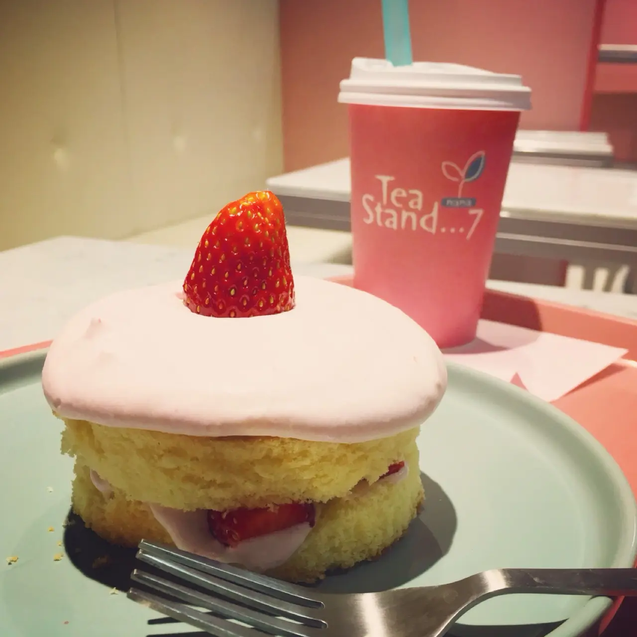 ピンク尽くしのキュートなカフェ"Tea Stand 7"へ乙女のクリスマスケーキ食べに行ってきました!♡_3