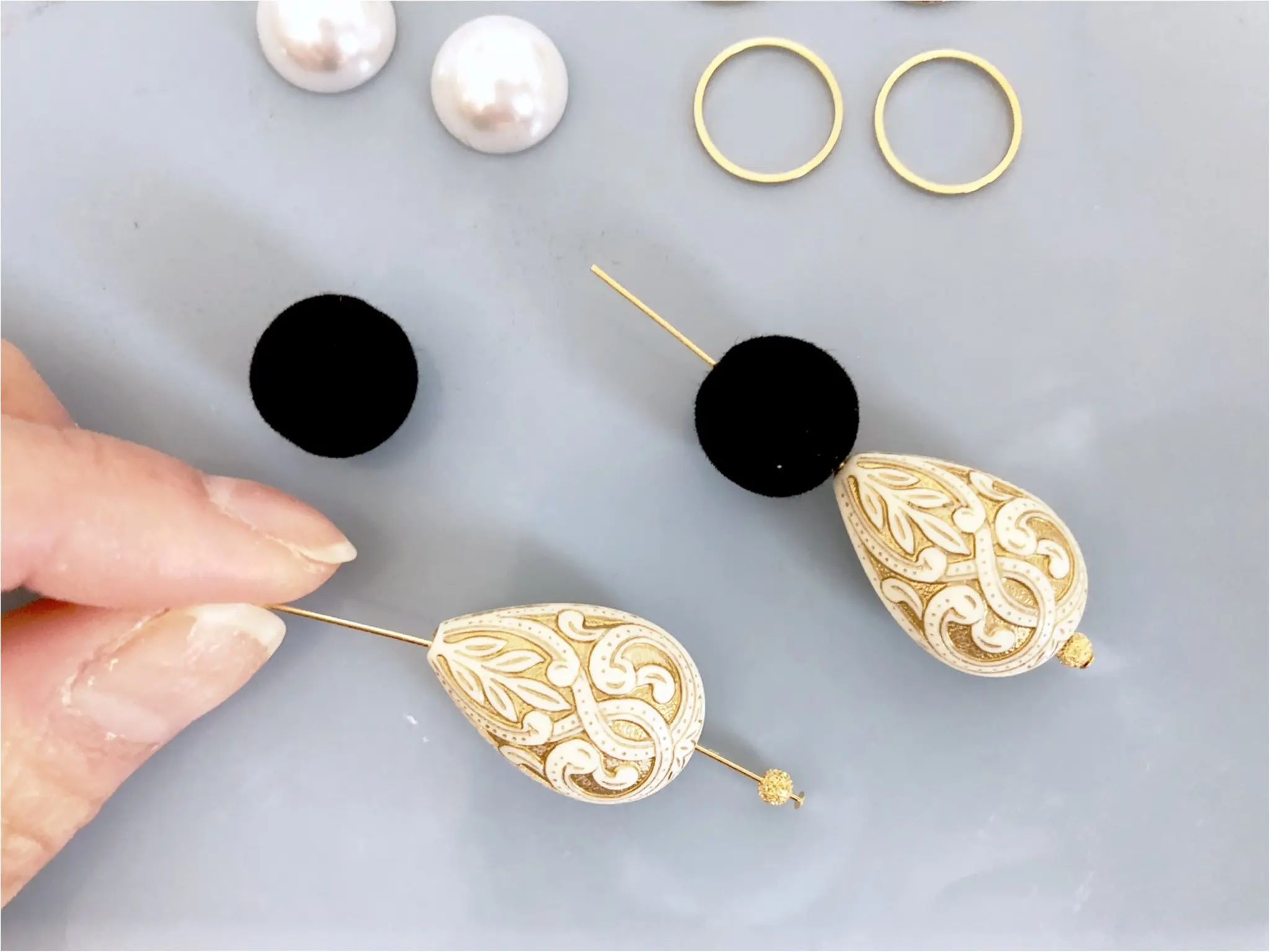 【10分でできる!簡単ハンドメイド】クリスマスにはちょっと華やかな《耳盛りアクセサリー》を❤️_4