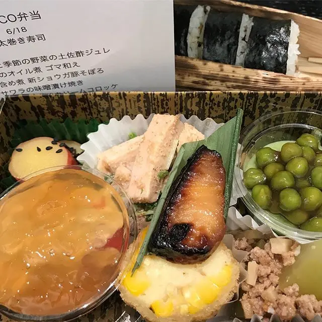 おかずはもちろん、とにかく太巻きがおいしい♡ MORE編集部で大人気のケータリングは?【 #撮影ランチ 】_1