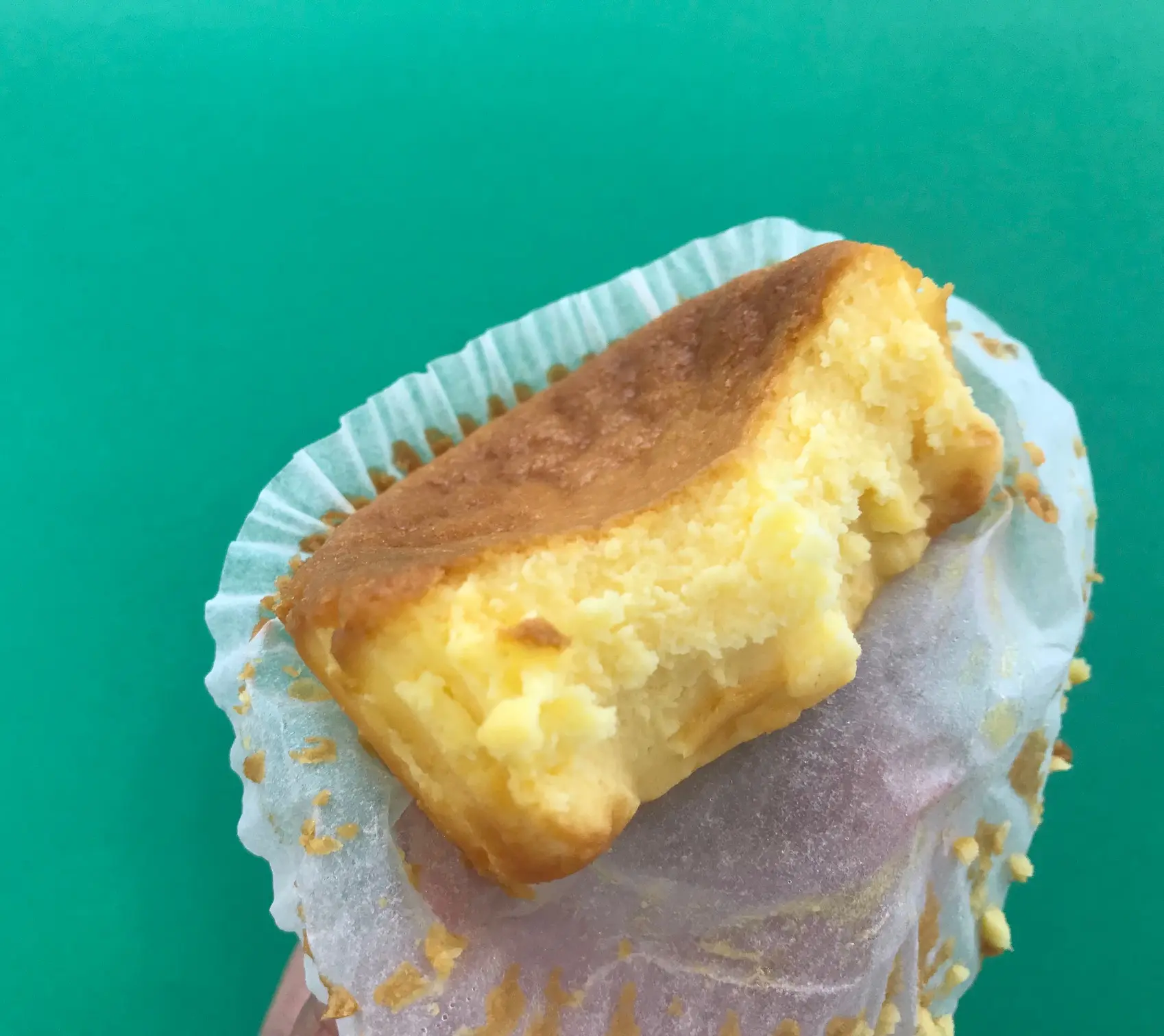 『セブン-イレブン』から「バスクチーズケーキ」が登場♡ カロリーは? 味わいは?【コンビニスイーツ新作、食べてみた!】_4
