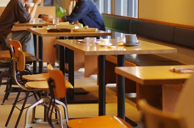 マッチングアプリの衝撃エピソード、カフェでのイメージ画像