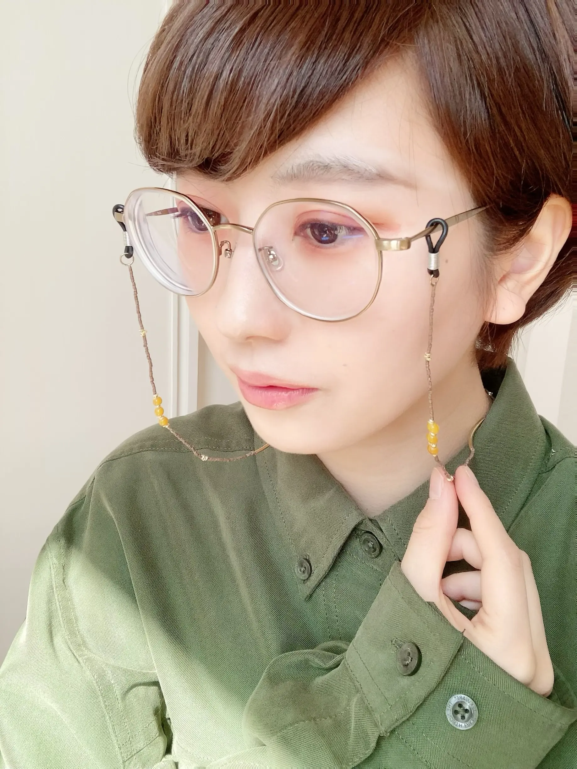 グラスチェーンで眼鏡を楽しむ_1