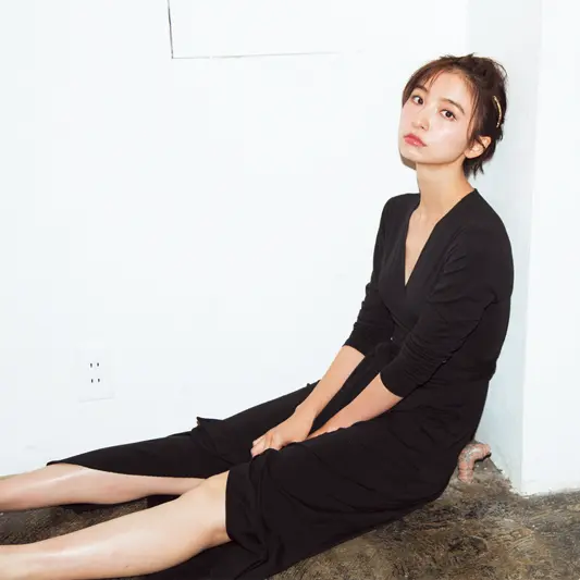 おしゃれプロの「買ってよかった服」。篠田麻里子&人気スタイリストの場合_1
