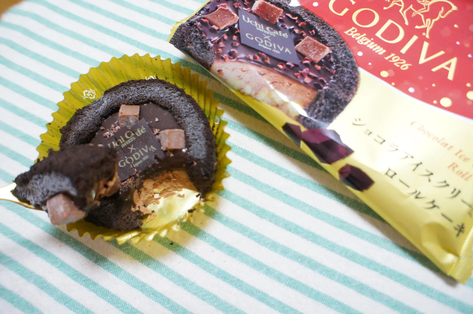 《大人気❤️コラボスイーツ!》【LAWSON × GODIVA】ショコラアイスクリームロールケーキが絶品☻_4
