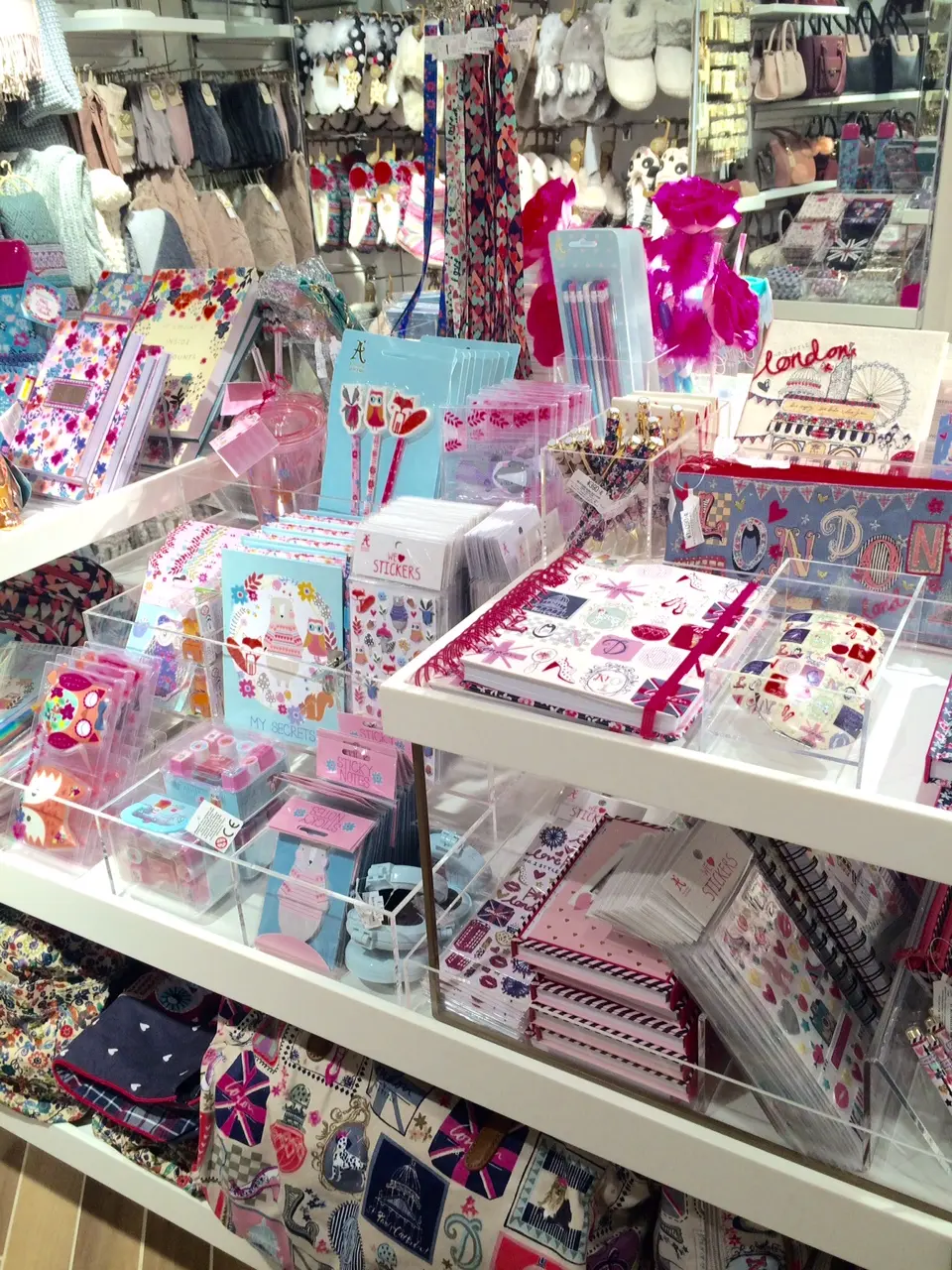トレンドアクセはここで探すべし! アクセサライズのフラッグシップストアが渋谷にオープン☆_3