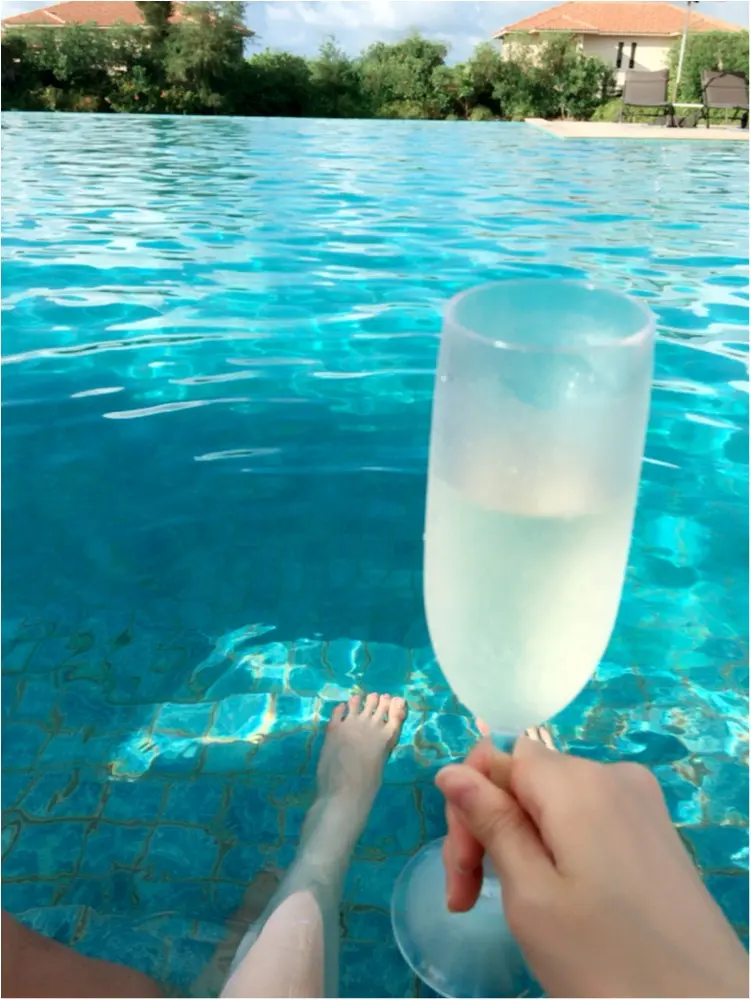 ラグーンプールで乾杯♡スパークリングワイン♪_2