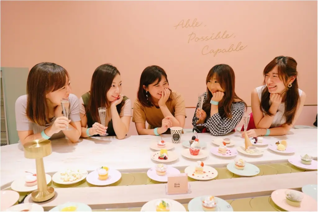 【ご当地モア❤️東京】回転寿司ならぬ“回転スイーツ”!?「MAISON ABLE Cafe Ron Ron 」でモアハピ部女子会〜食べ放題をお得にする裏ワザも✨_2