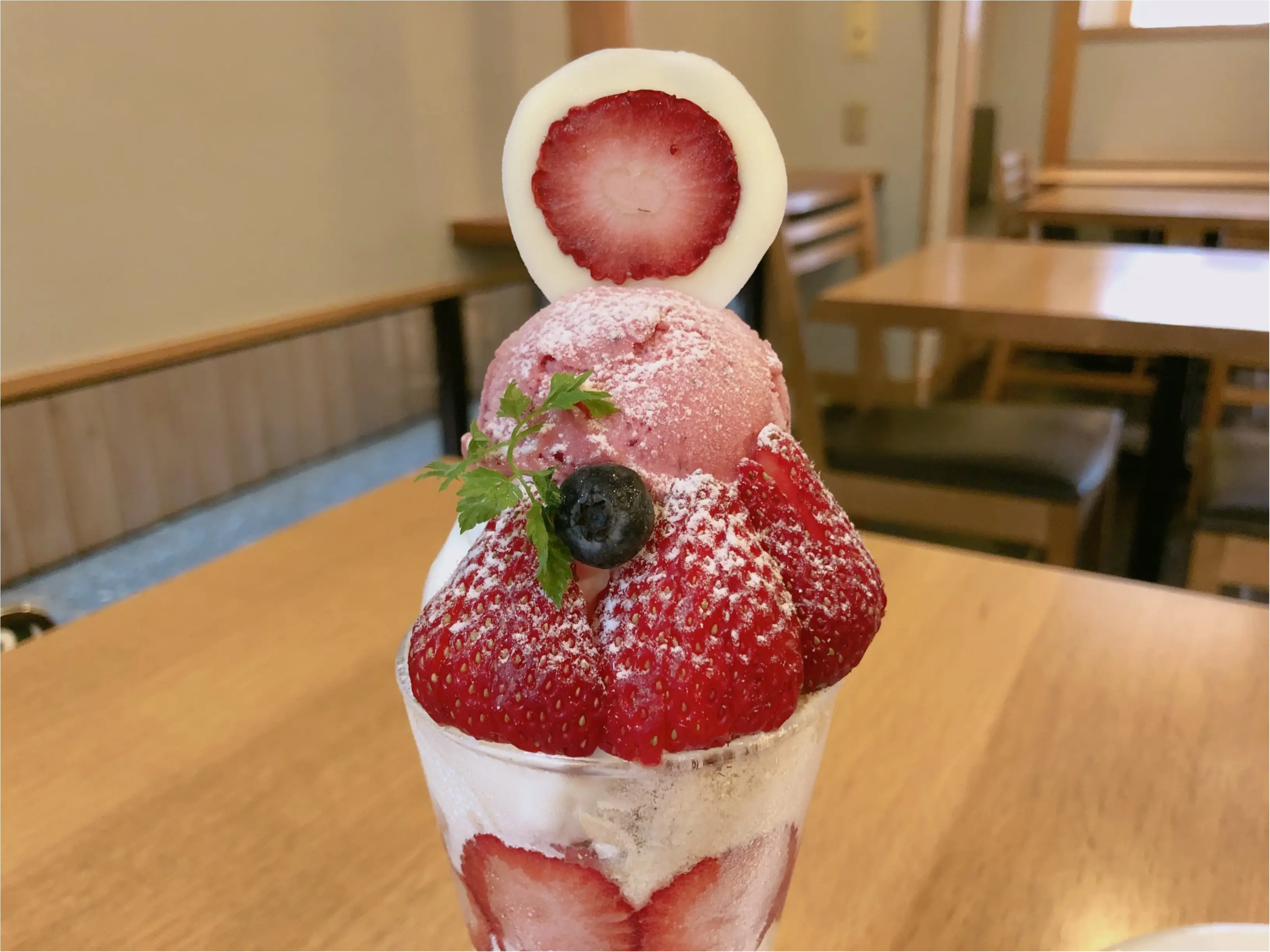 宮島のおすすめスイーツ♡ 濃厚な抹茶と季節のいちごパフェ ♡♡_4