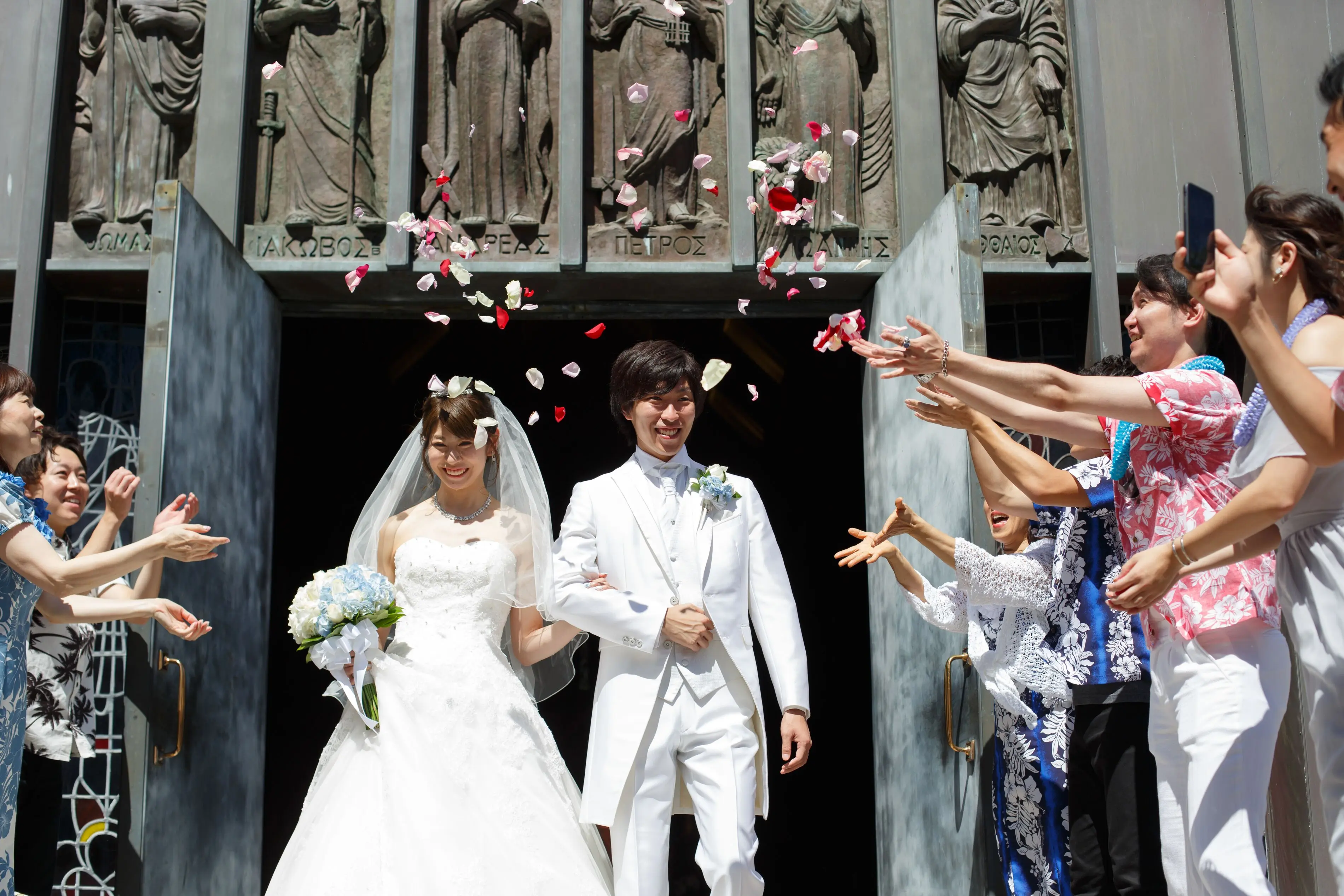 【ハワイ挙式】幻想的なステンドグラスが魅力的!セントアンドリュース大聖堂にて結婚式を挙げました♡♡_11