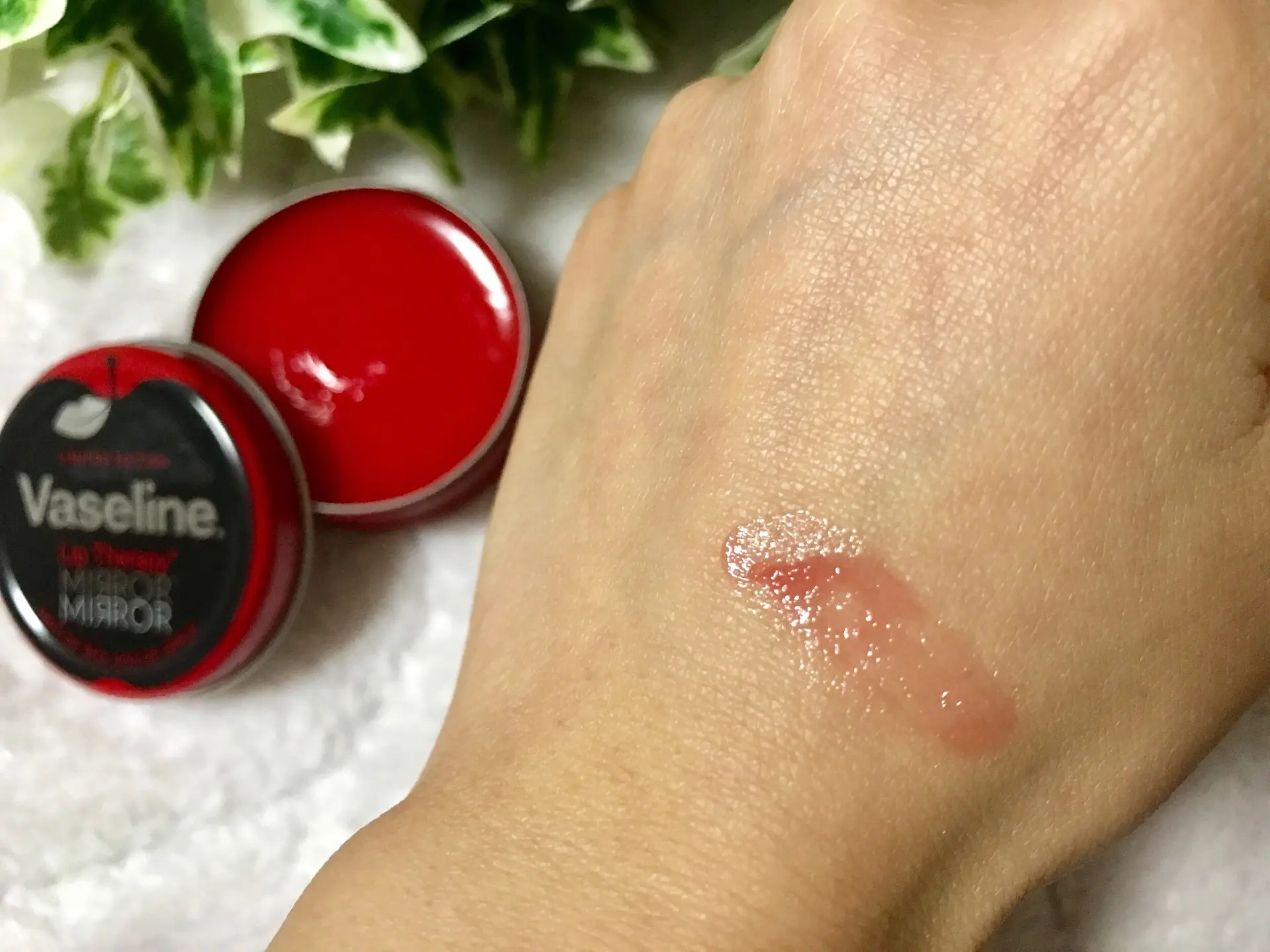 【Vaseline】2018年限定!保湿力を誇る大人気リップから《アップルの香り》が限定販売中♡_3