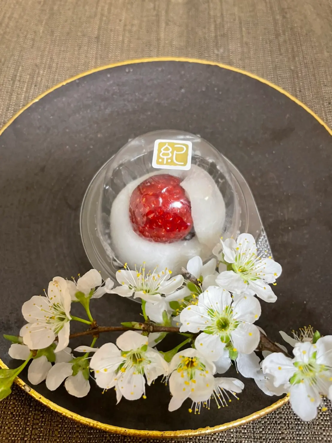 【おすすめいちごスイーツ】老舗゛紀の国屋゛の《いちご大福》と《桜餅》で春を味わう:*_2