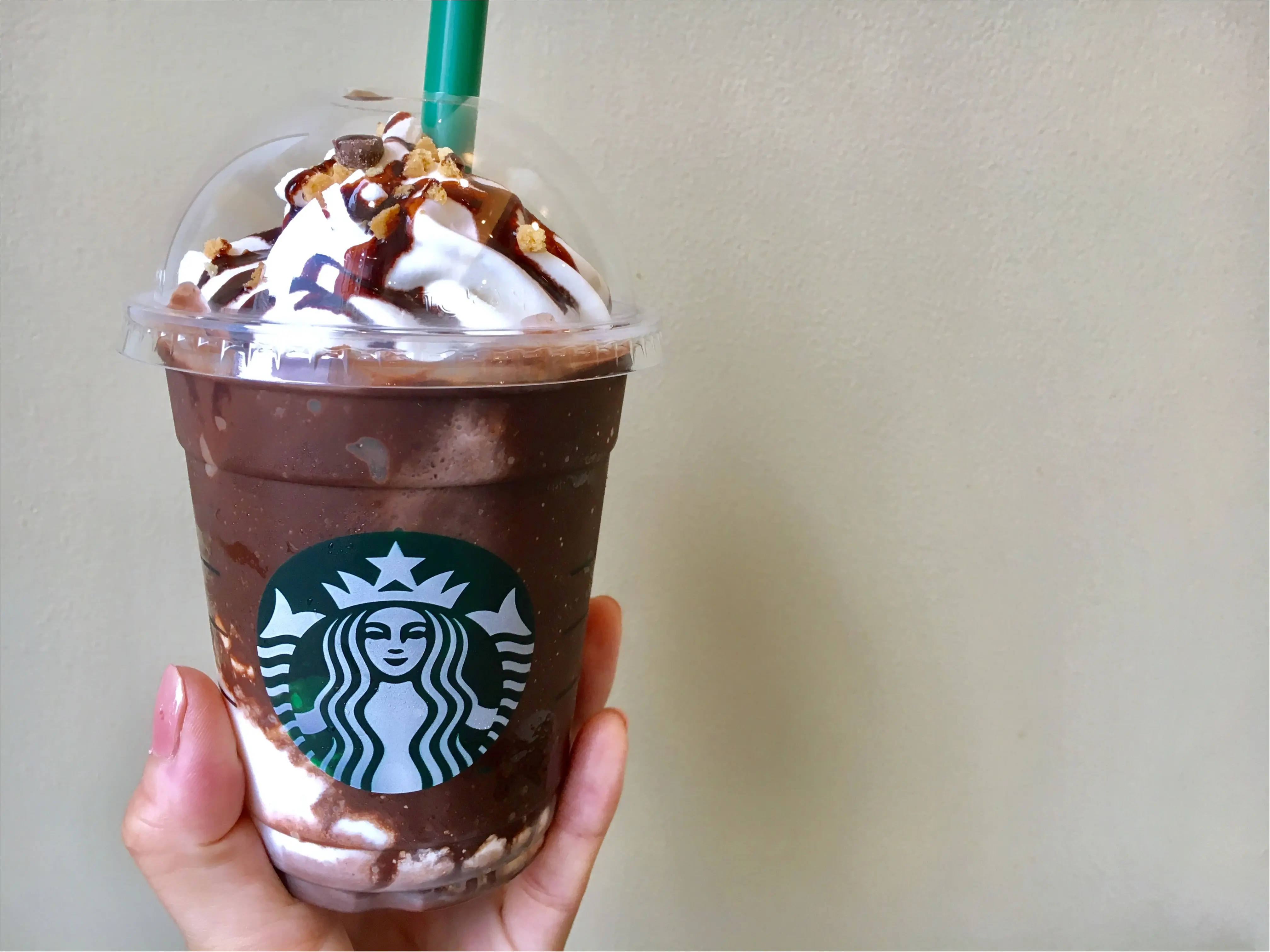 【スタバ】夏に飲むチョコレート⁈ また飲みたくなる《スモアフラペチーノ》が新登場❤️_2