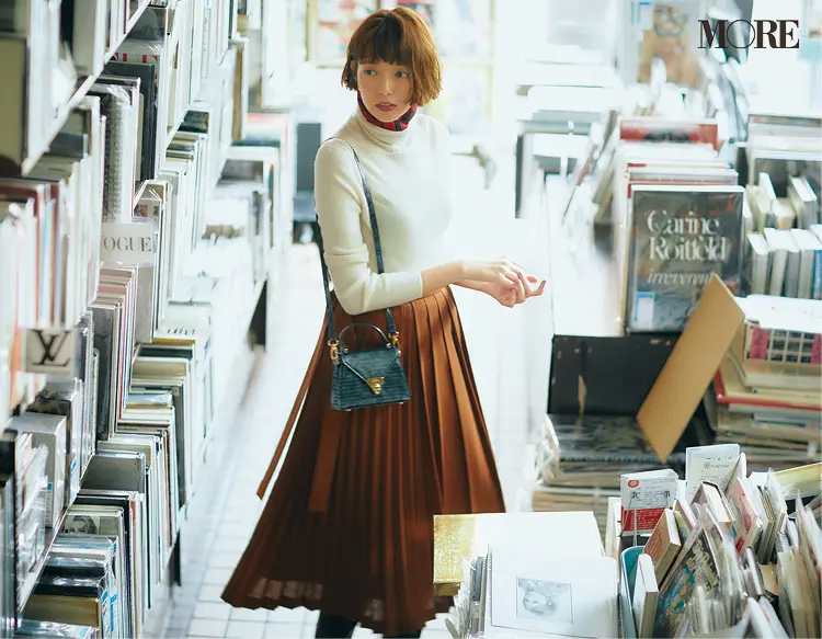 【2020年版】冬ファッションのトレンド特集 - 20代女性の冬コーデにおすすめのニットベストなど最旬アイテム・カラー・柄まとめ_33