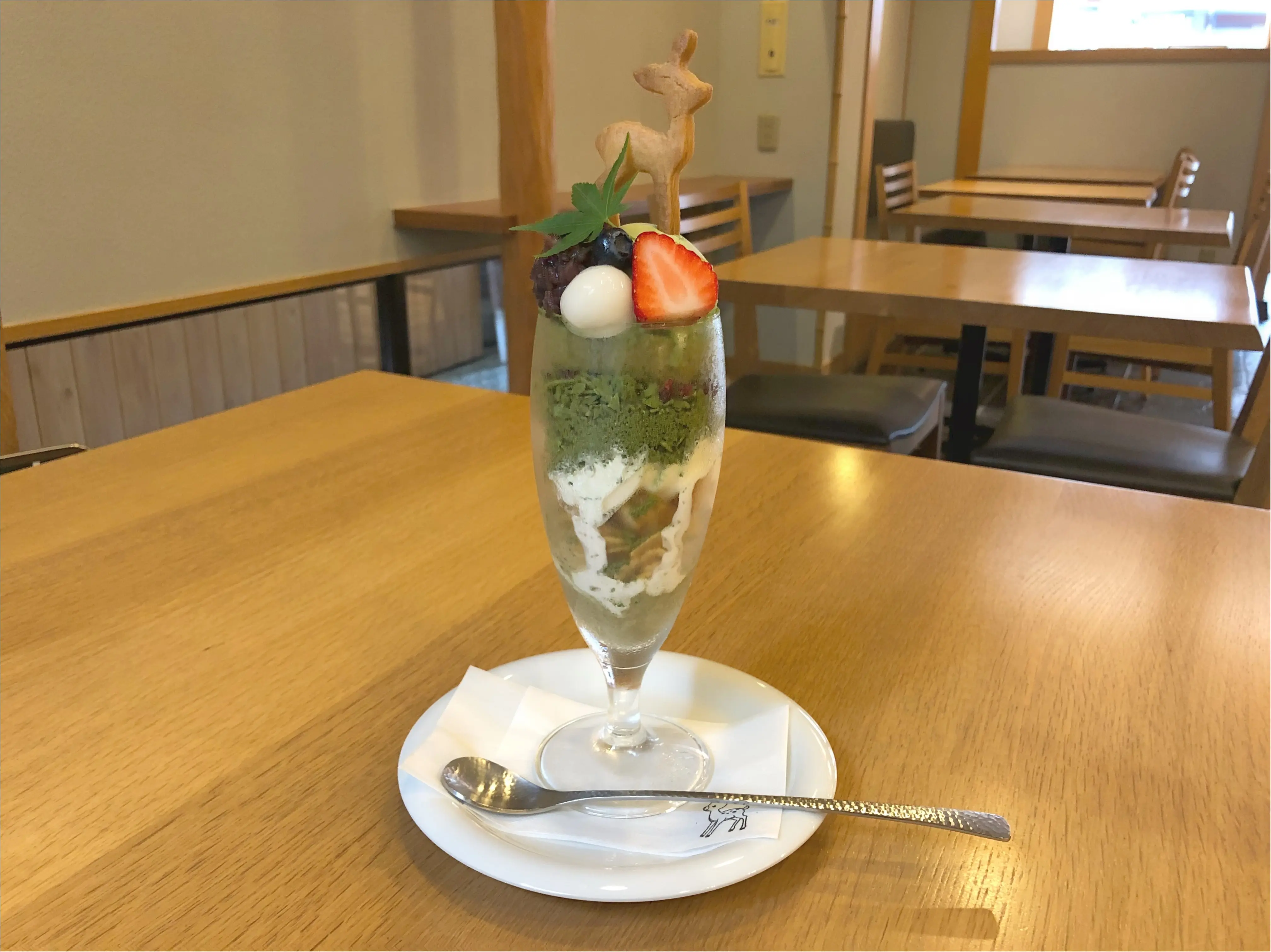 宮島のおすすめスイーツ♡ 濃厚な抹茶と季節のいちごパフェ ♡♡_2