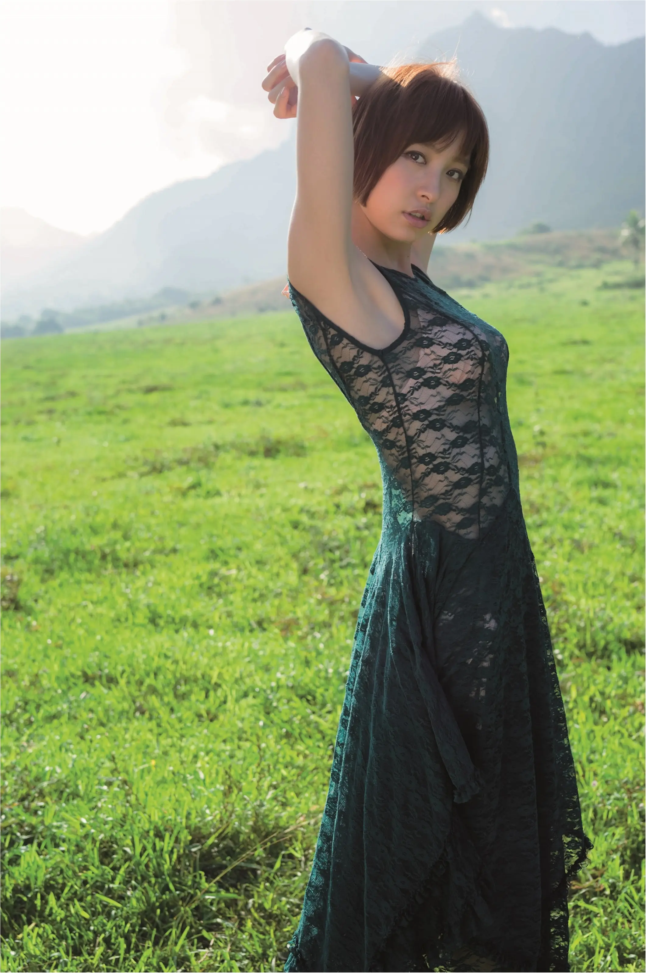 水着も満載 篠田麻里子の６年間をまとめた豪華写真集が出たっ ライフスタイル最新情報 Daily More