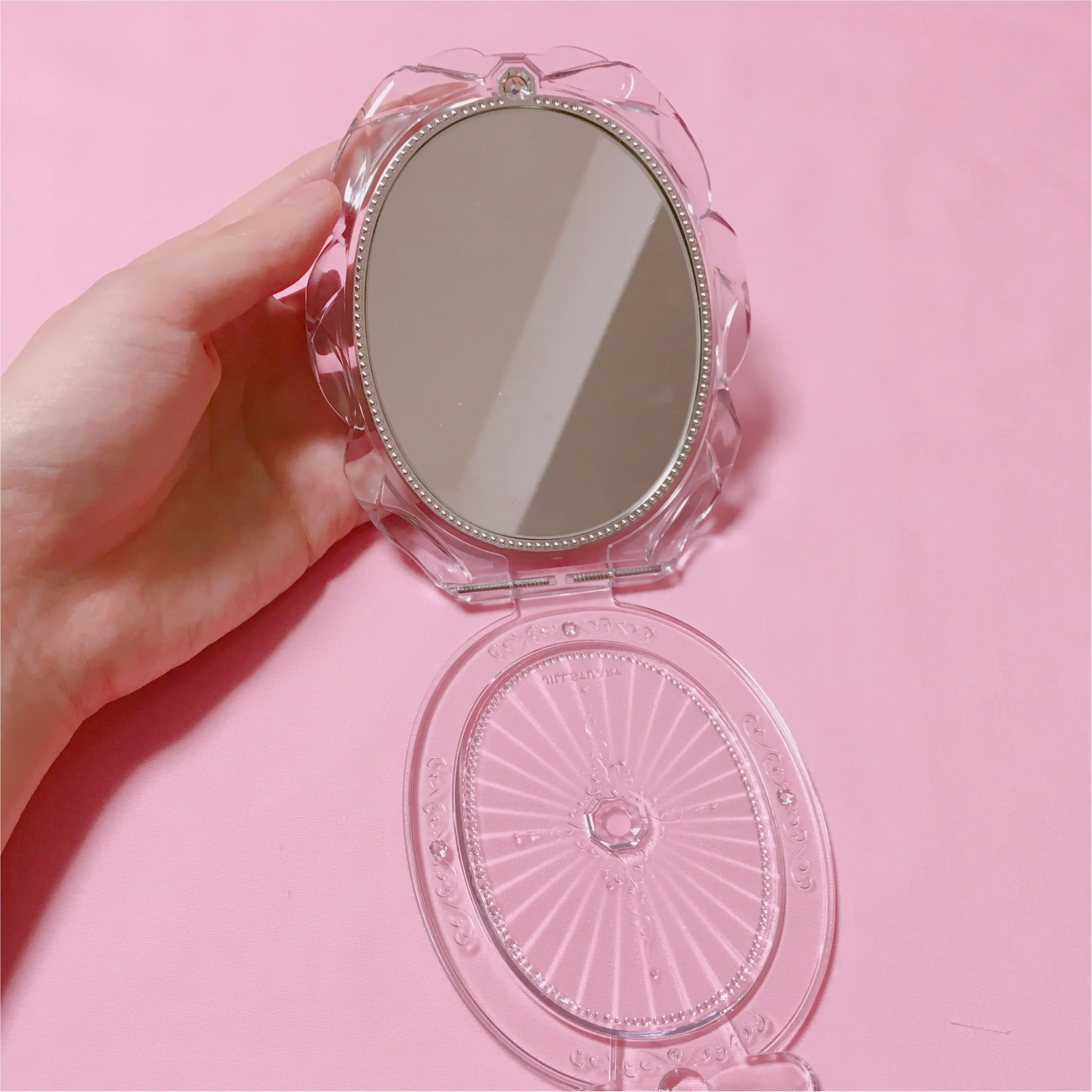 《メイクの必需品♡ 》持ってるだけでメイクが楽しくなる♡ おしゃれでかわいいミラー3選_7