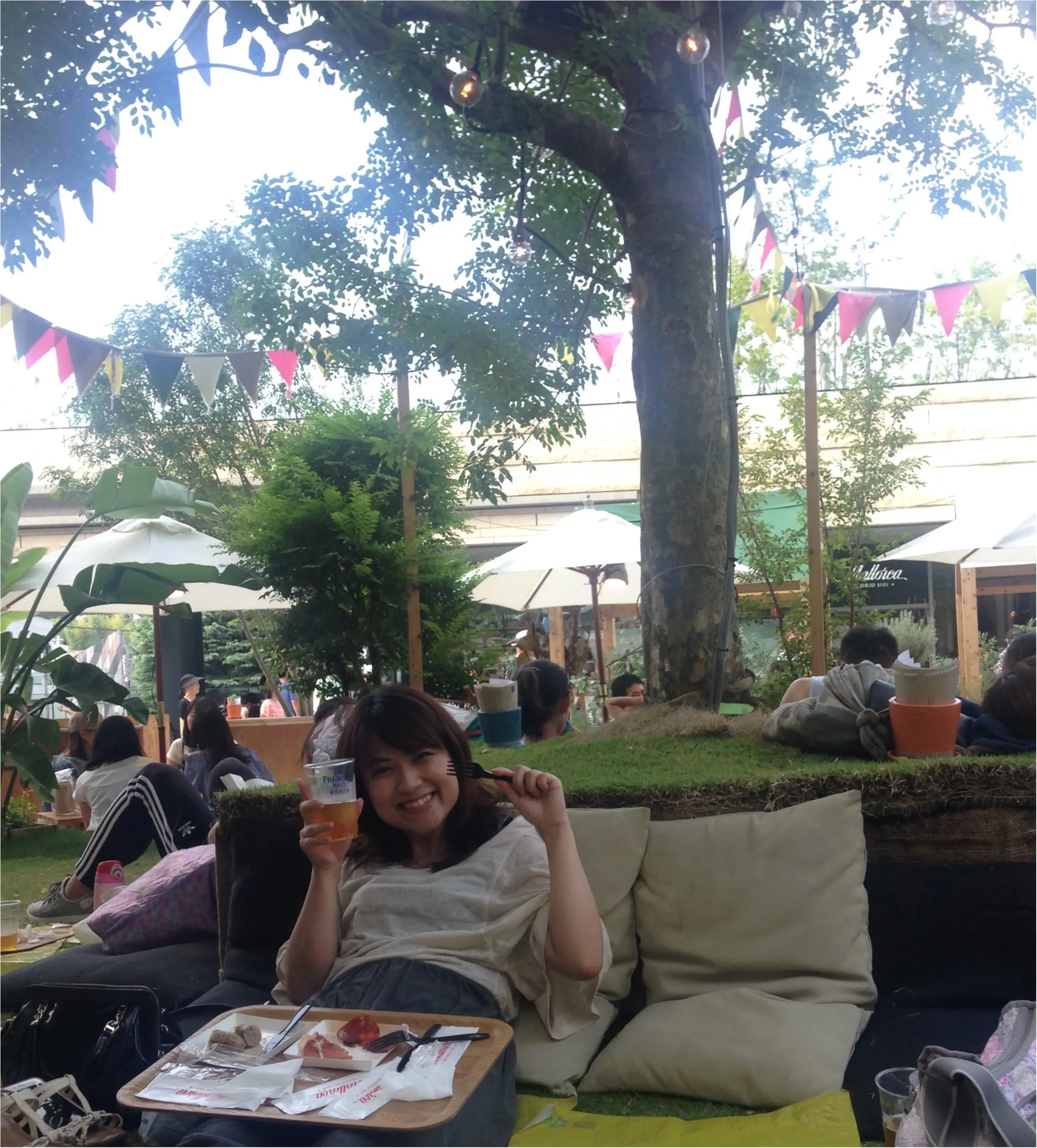 海外のような雰囲気♡芝生でくつろぎながらビールのもー\(^o^)/【二子玉川8月まで!】_11