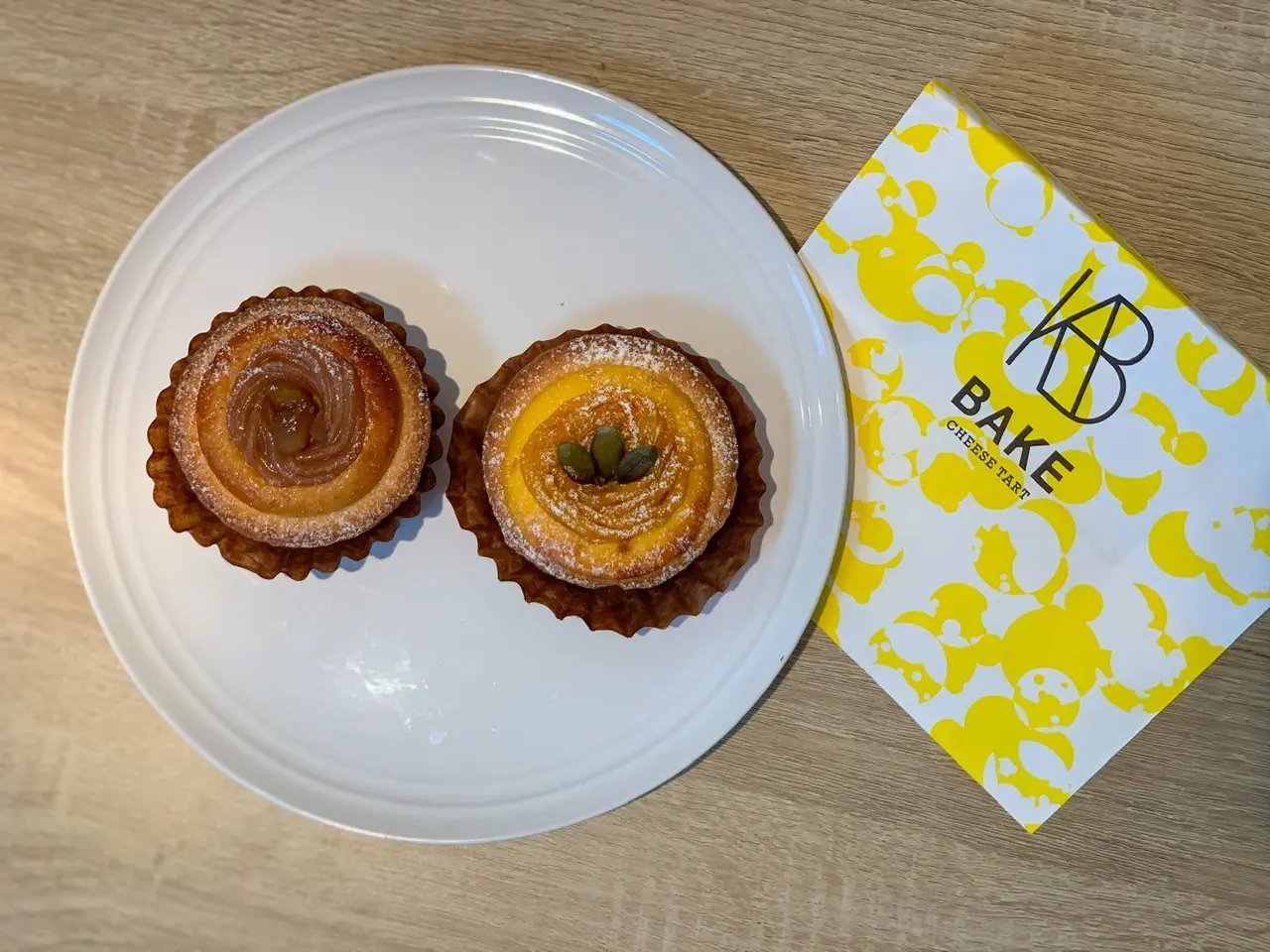 BAKE 栗のモンブランチーズタルトとかぼちゃのモンブランチーズタルトの画像