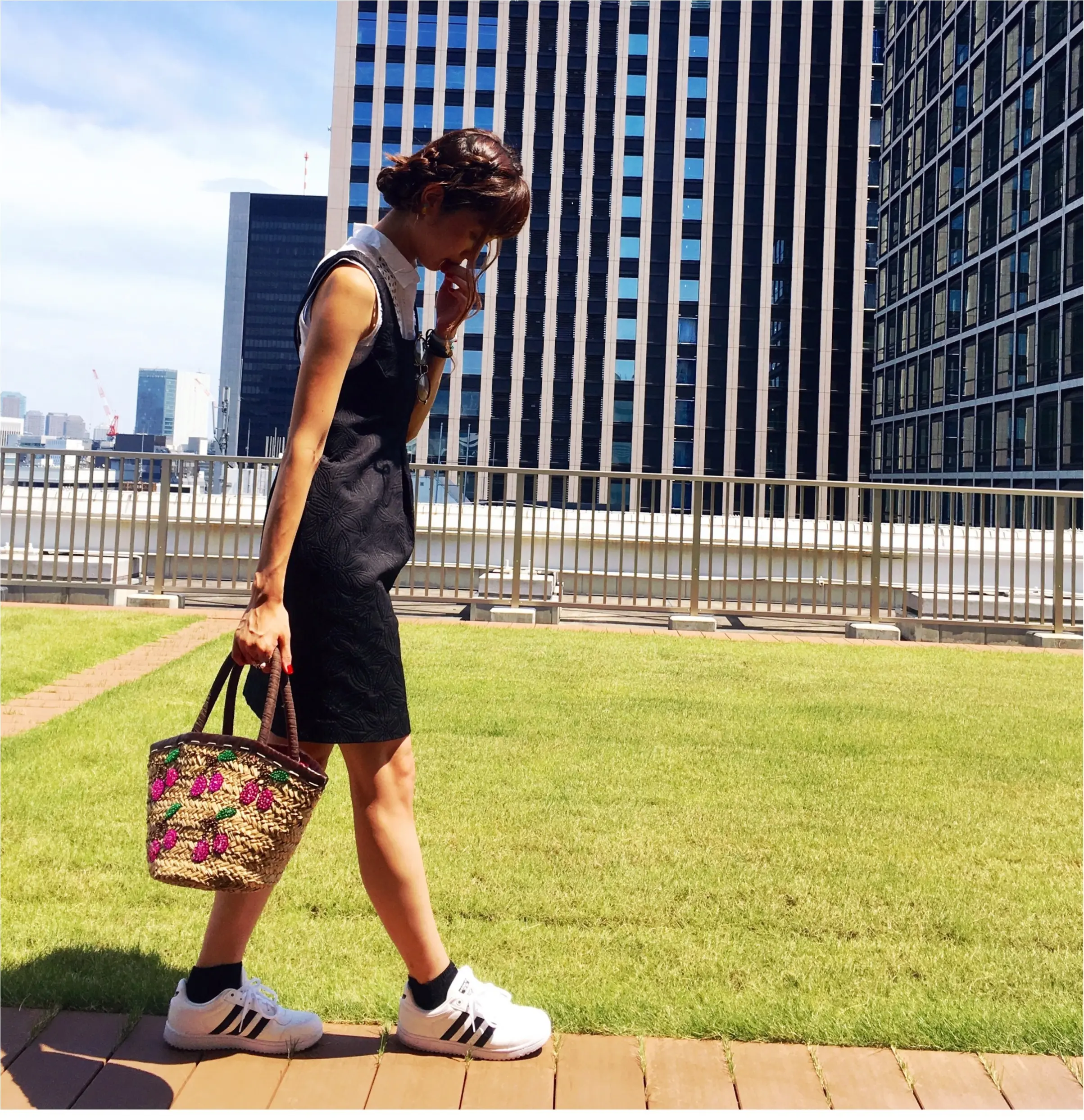 ▶▶スニーカーでもかわいくキメたい!!流行りの《白スニーカー》で夏を足元からさわやかに☺︎_4