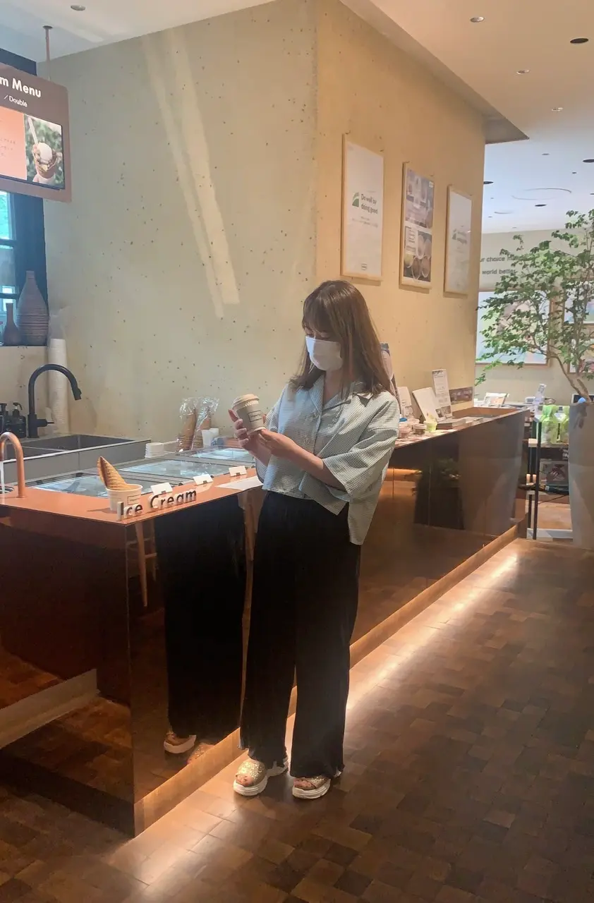 【表参道ヒルズカフェ】アイス・チョコを買って社会問題を支援できちゃう“imperfect”へ♡_8