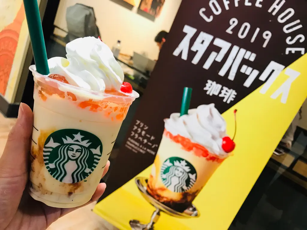 【スタバ】レトロ感溢れる喫茶店登場!?《プリンアラモードフラペチーノ》が想像超えのクオリティ♡_2