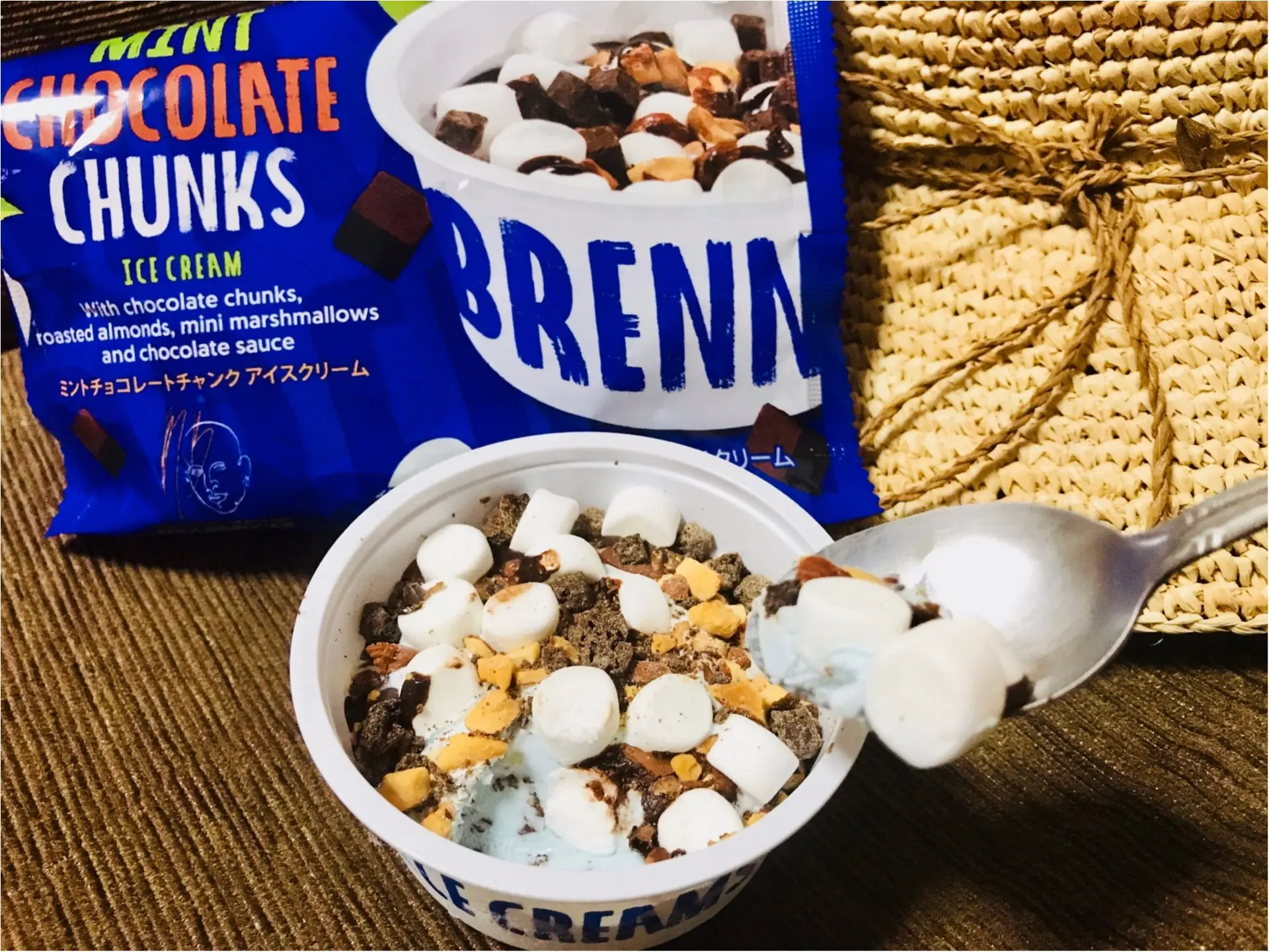 チョコミン党必見 マックスブレナー 夏限定 の人気メニュー チョコミントピザ がカップアイスに 初夏を思わせるミントが絶品 Moreインフルエンサーズブログ Daily More