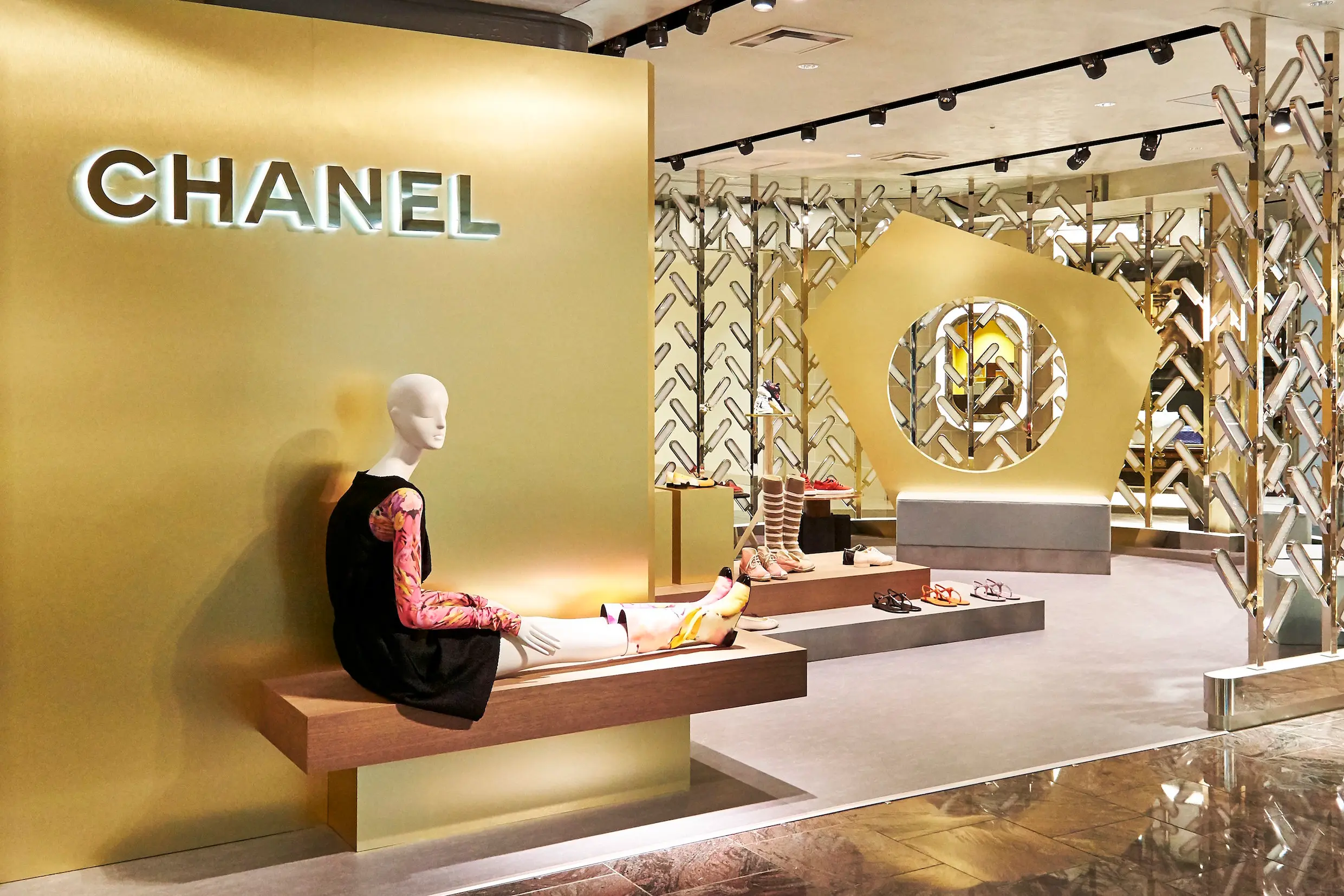 豪華なアトリエのようなブティックで、CHANELのシューズに包まれて♡_1