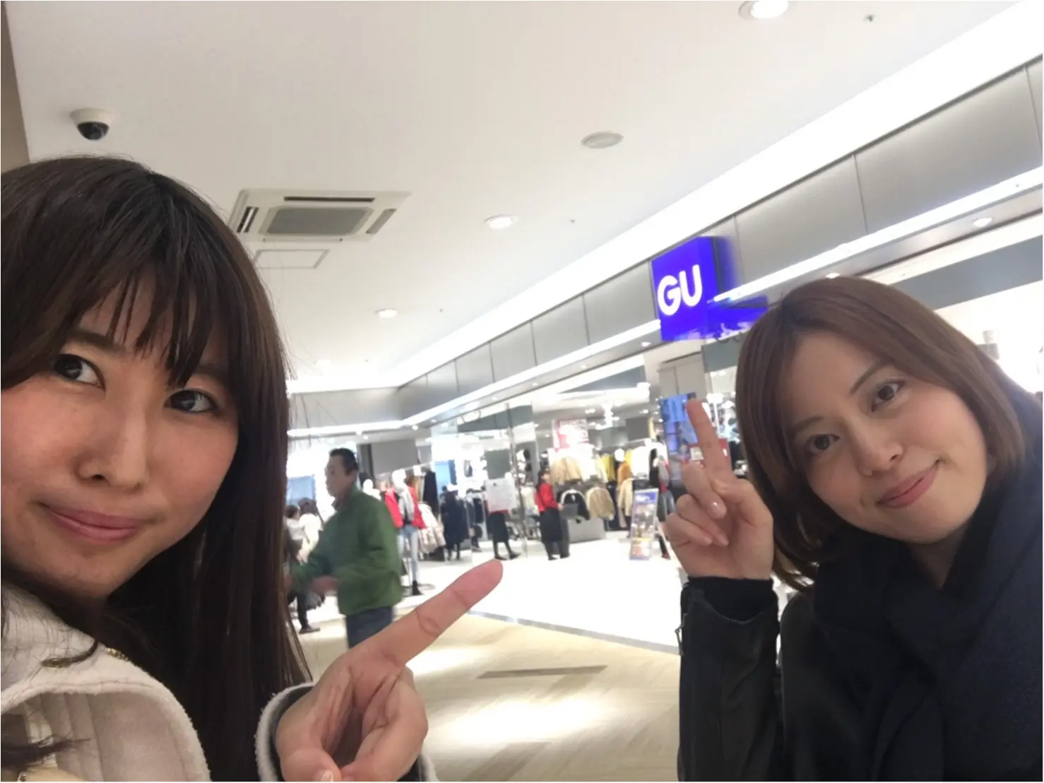 モアハピ部のかぶりアイテム!? GUの《ラメパフスリーブセーター》がかわいいっ♡_3