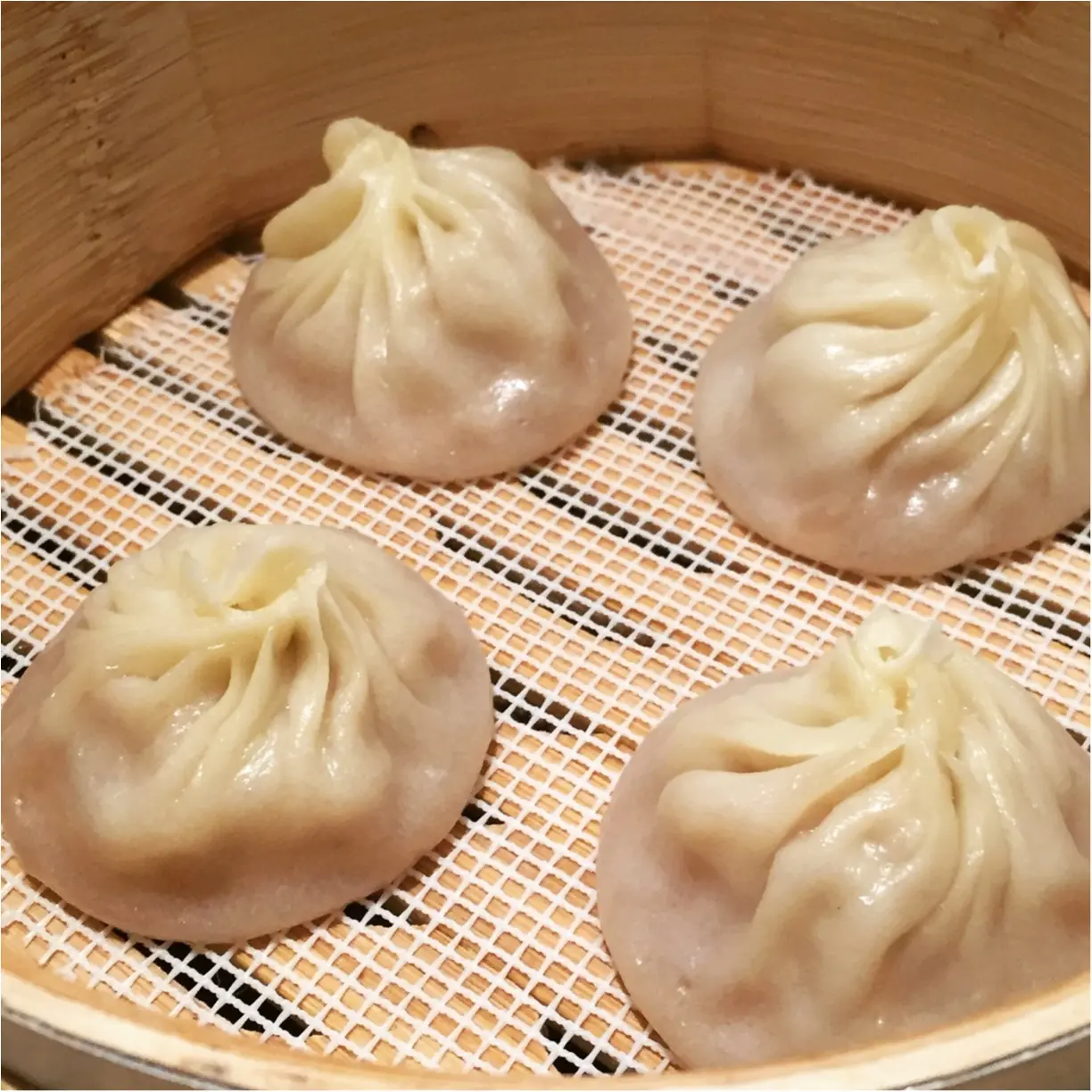 台湾で行列が出来る小籠包専門店【京鼎樓】でランチ♩中身が透けて見えるほどの薄い皮から肉汁が溢れ出す『小籠包』が絶品♡≪samenyan≫_10