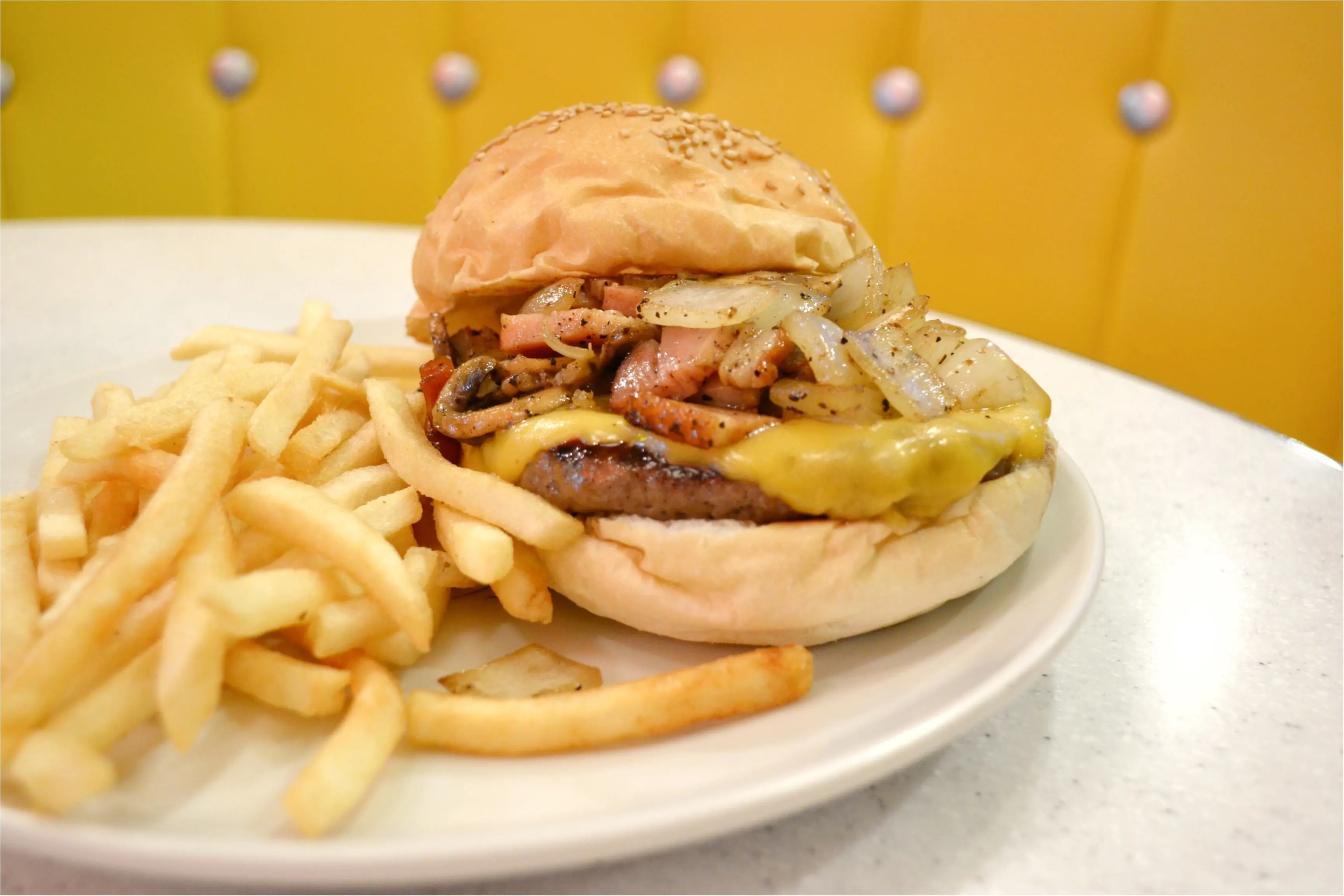 60年代のカリフォルニアにタイムスリップ?! とことんアメリカンなBurger Cafe★☆★_4