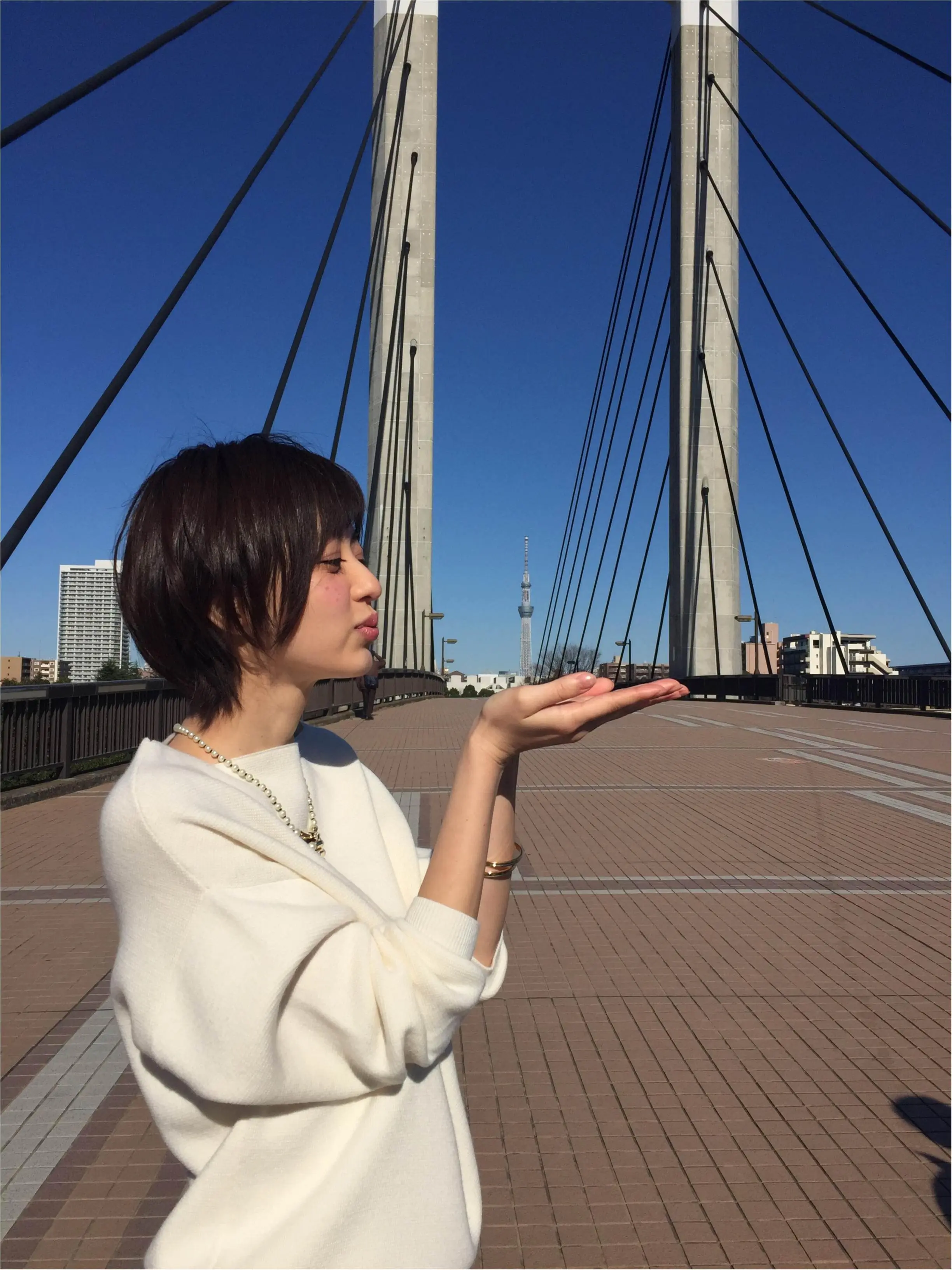 【オフショット】逢沢りなのスカイツリーポーズ♡_4