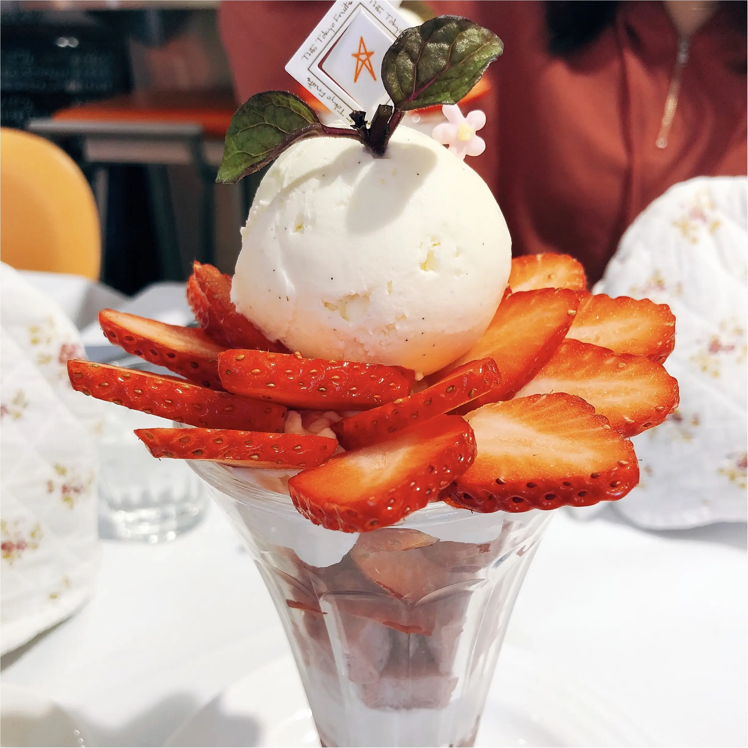 【いちごスイーツ】どこから撮ってもフォトジェニックな『自由が丘・THE Tokyo Fruits』の絶品いちごパフェ!!_1