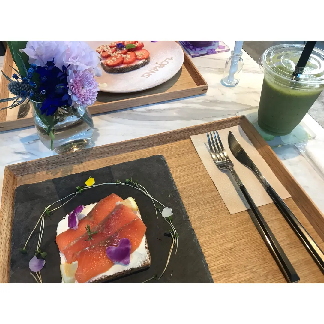 華やか❤︎可愛い❤︎健康的オシャレカフェ❤️【ローランズ Social Flower &Smoothie shop】_1