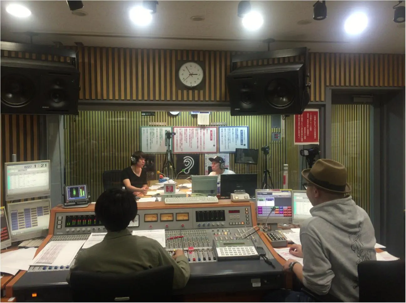 【ウラMORE】ウーマンラッシュ村本さんのラジオの裏側、突撃取材!_5