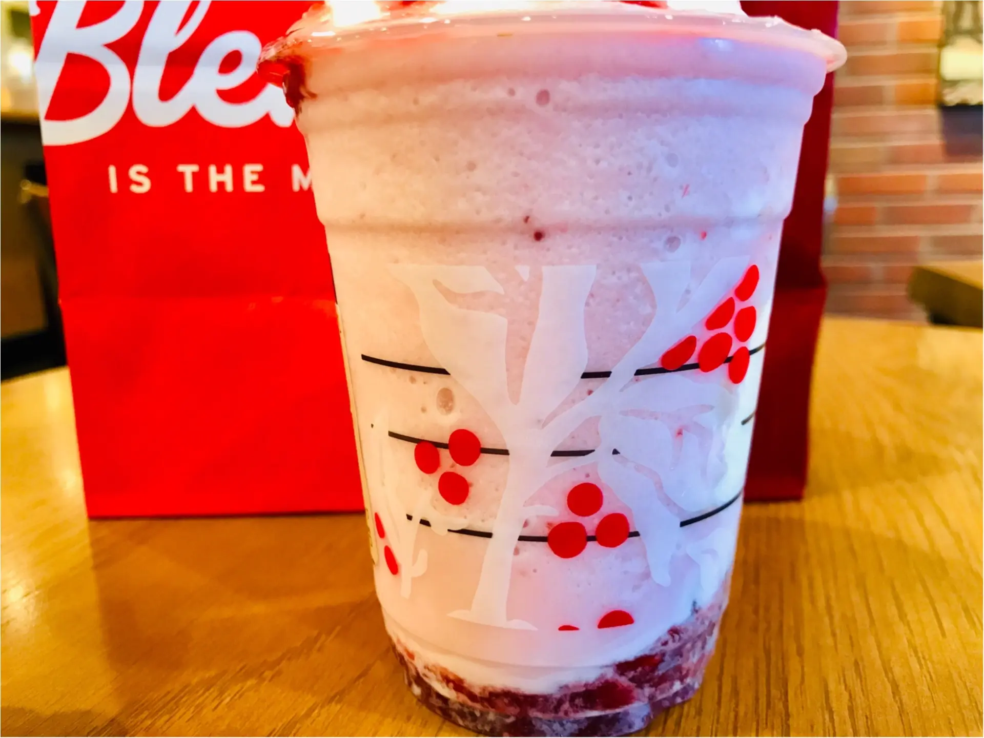 【スタバ】ホリデーシーズン到来!《ストロベリーケーキ》で一足早くクリスマス気分♡_5