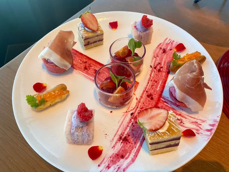 「Strawberry Party～蝶が舞うギャラリーアフタヌーンティー～」のセイボリープレート