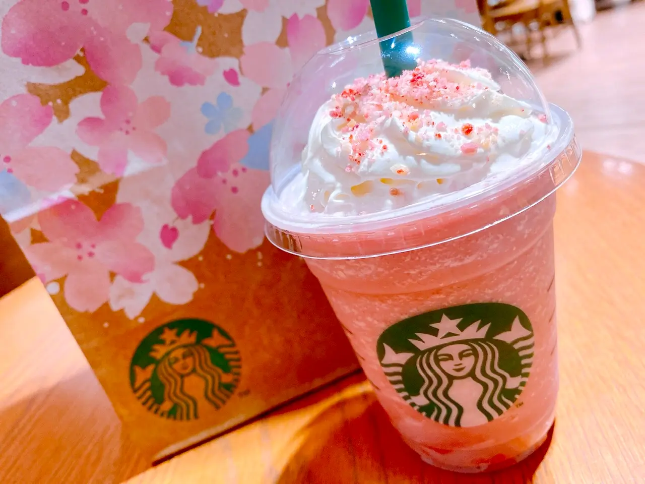 【スタバ新作】SAKURA第2弾★ストロベリー感UP!《さくら咲いた ベリー フラペチーノ》_2