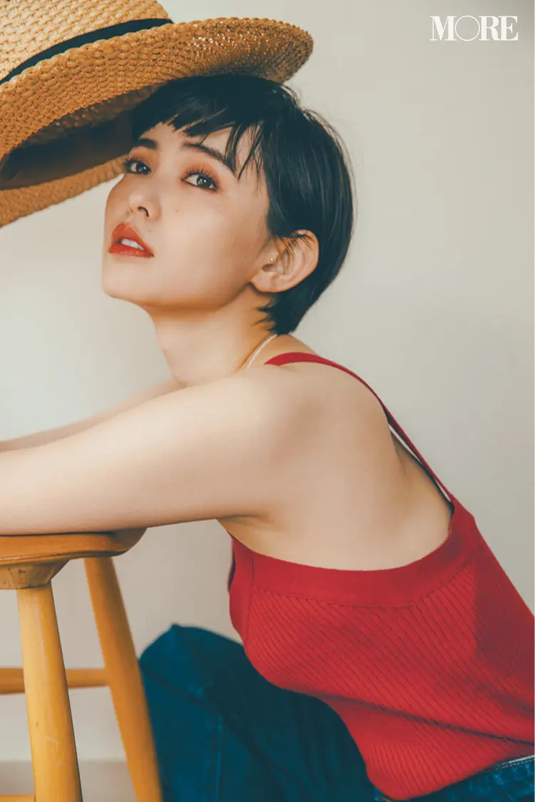 「女っぽいデニム」かどうかはメイクで決まる。ツヤ肌、ブラウンリップ、下まぶたがポイント♡_8