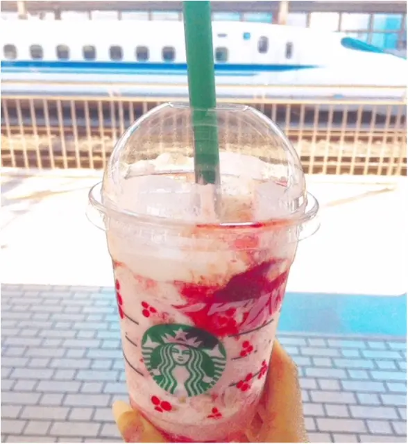 ストロベリー ケーキ フラペチーノ_1