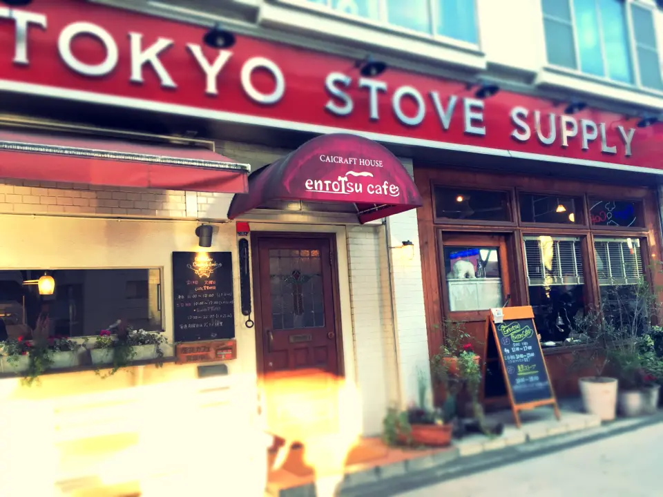 赤を着てでかけよう❤️暖炉のあるカフェであったかランチ。_1